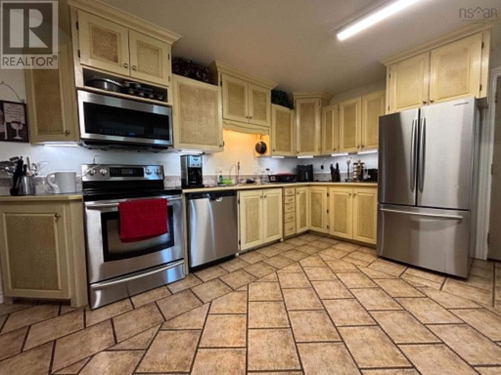 34 Clements Avenue, Yarmouth, Nova Scotia  B5A 2L7 - Photo 17 - 202618177