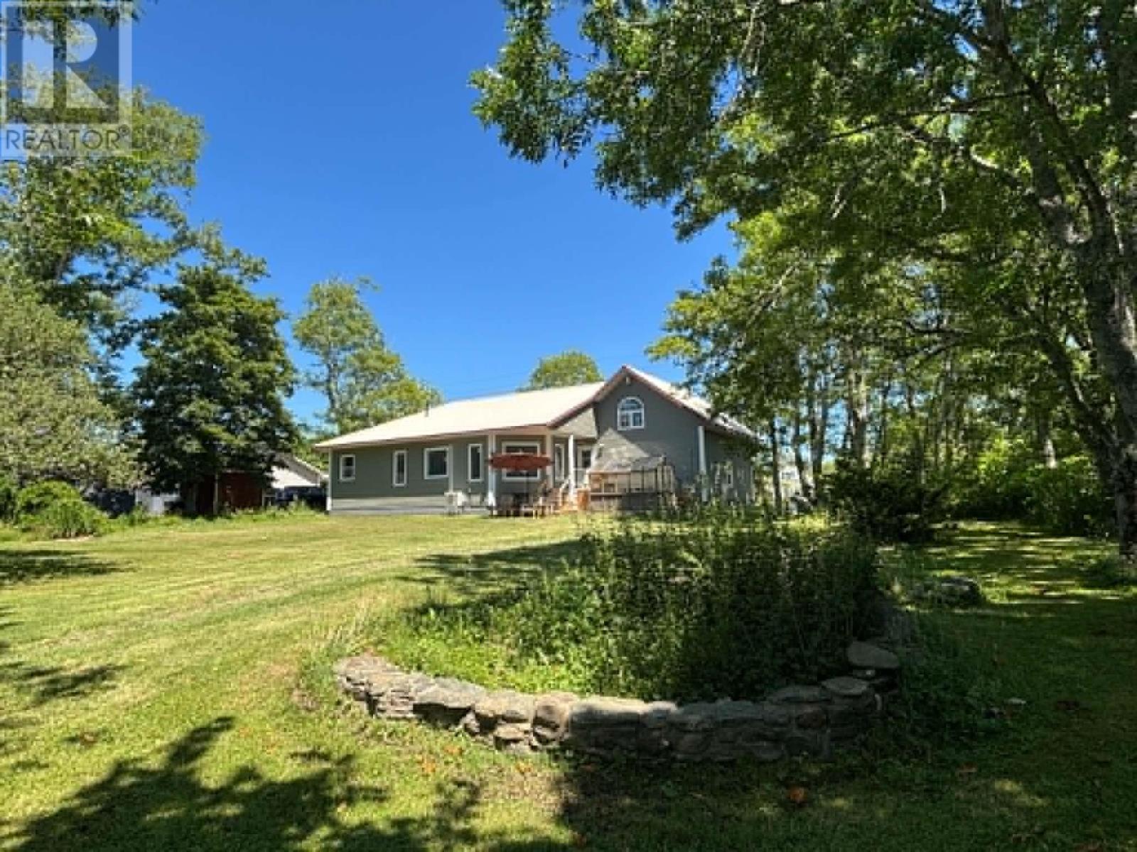 34 Clements Avenue, Yarmouth, Nova Scotia  B5A 2L7 - Photo 3 - 202618177