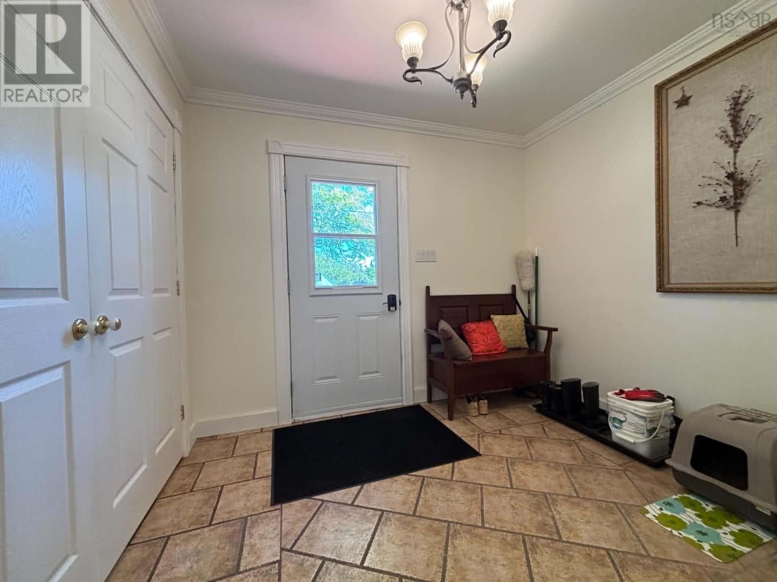 34 Clements Avenue, Yarmouth, Nova Scotia  B5A 2L7 - Photo 6 - 202618177