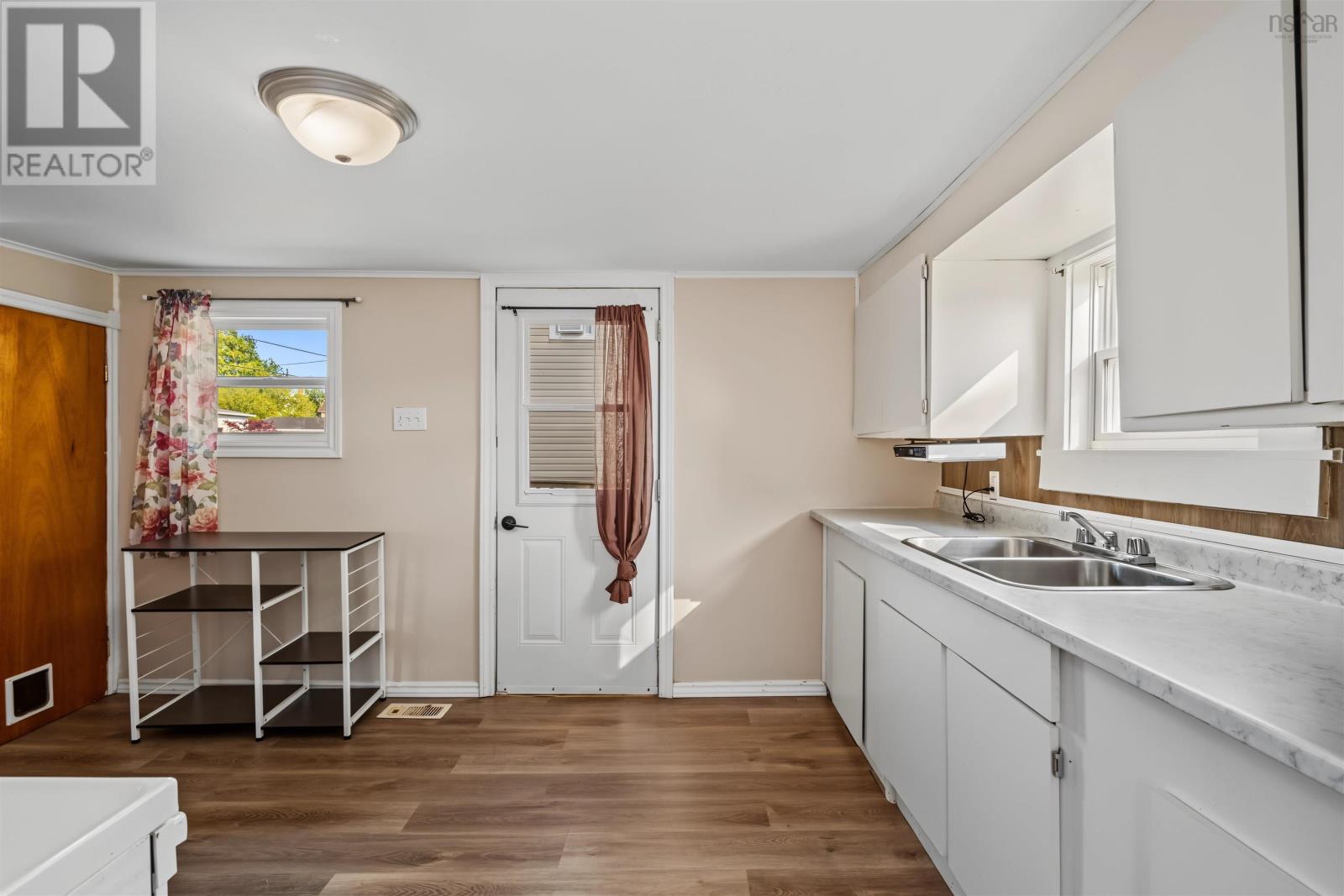 4 Mcpherson Street, Glace Bay, Nova Scotia  B1A 2A7 - Photo 8 - 202618388