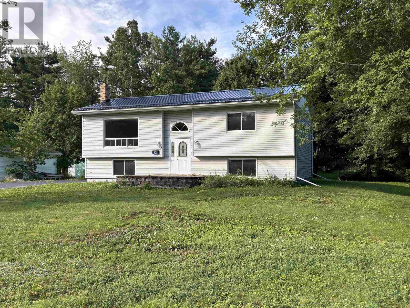 42 Alpine Drive, Bridgewater, Nova Scotia  B4V 3A7 - Photo 3 - 202618590