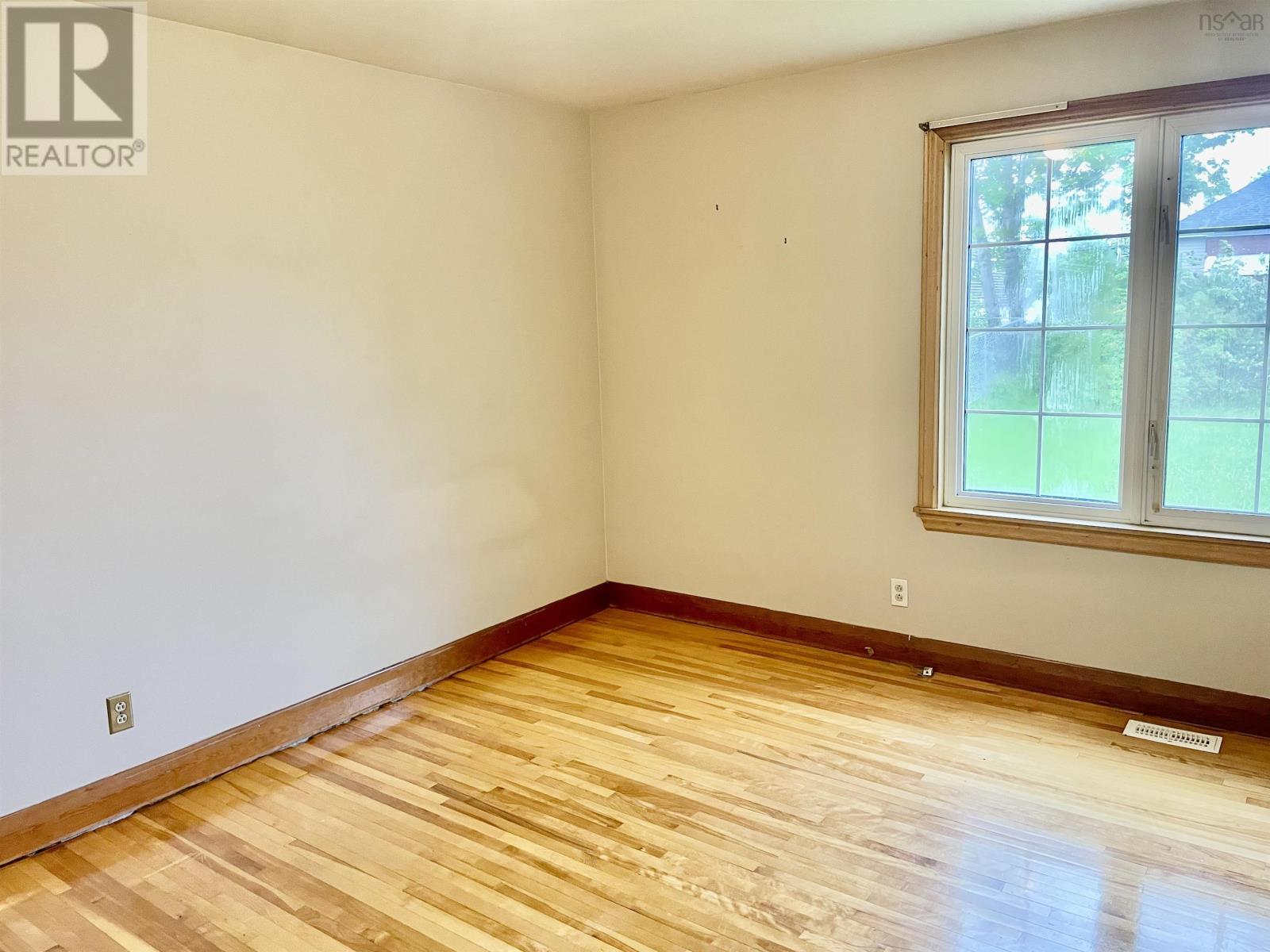 358 Columbia Street, Sydney, Nova Scotia  B1P 4K3 - Photo 11 - 202618627