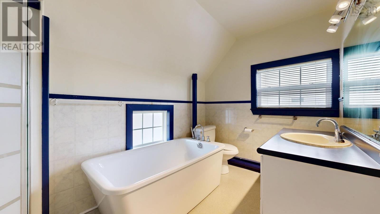 20 North Street, Lockeport, Nova Scotia  B0T 1L0 - Photo 30 - 202618658