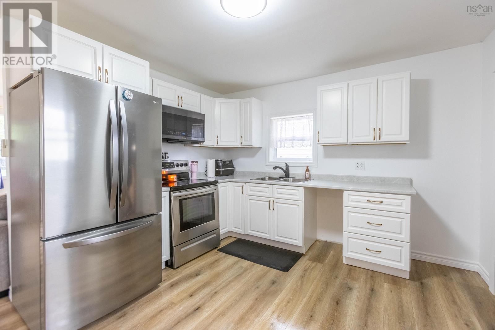 46 Maple Street, Springhill, Nova Scotia  B0M 1X0 - Photo 8 - 202618869