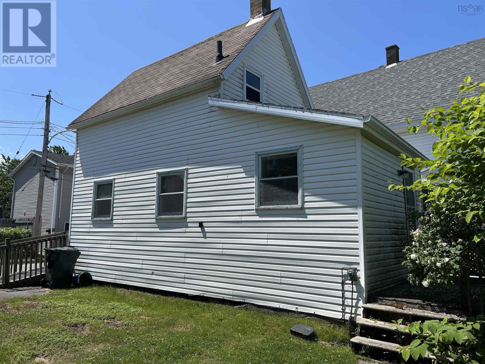 29 Essex Street                  Sydney Street, Sydney, Nova Scotia  B1P 1C5 - Photo 4 - 202618945
