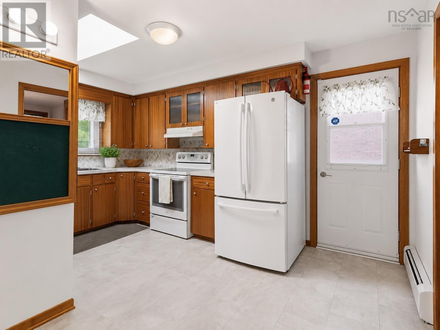 48 Briarwood Crescent, Halifax, Nova Scotia  B3M 1P4 - Photo 8 - 202619030