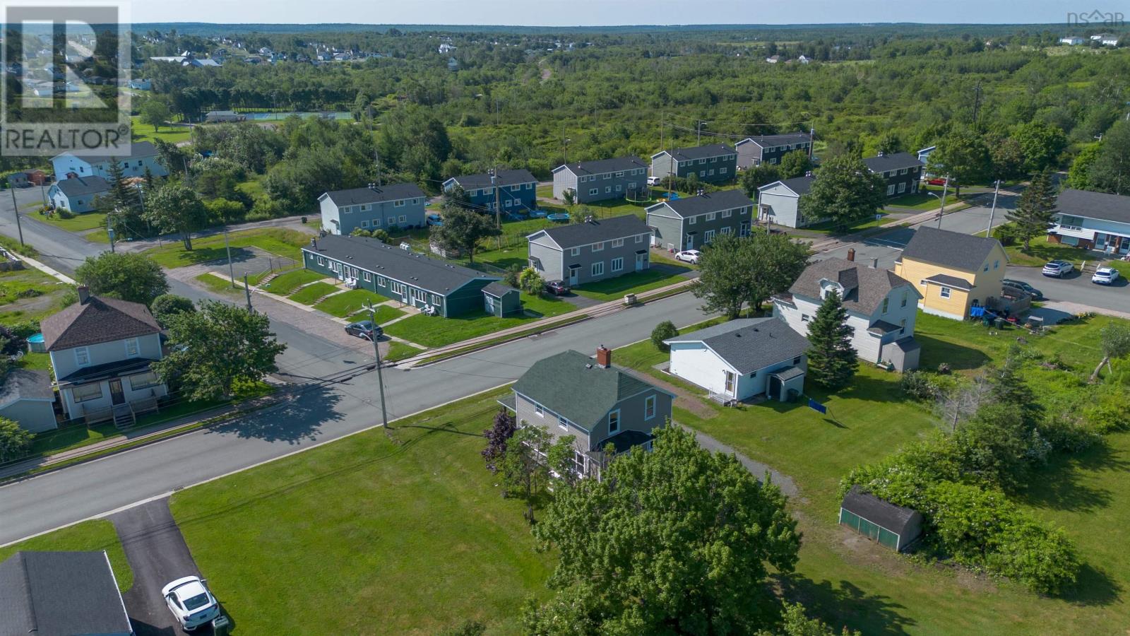 32 Highland Street, Glace Bay, Nova Scotia  B1A 2T5 - Photo 5 - 202619050