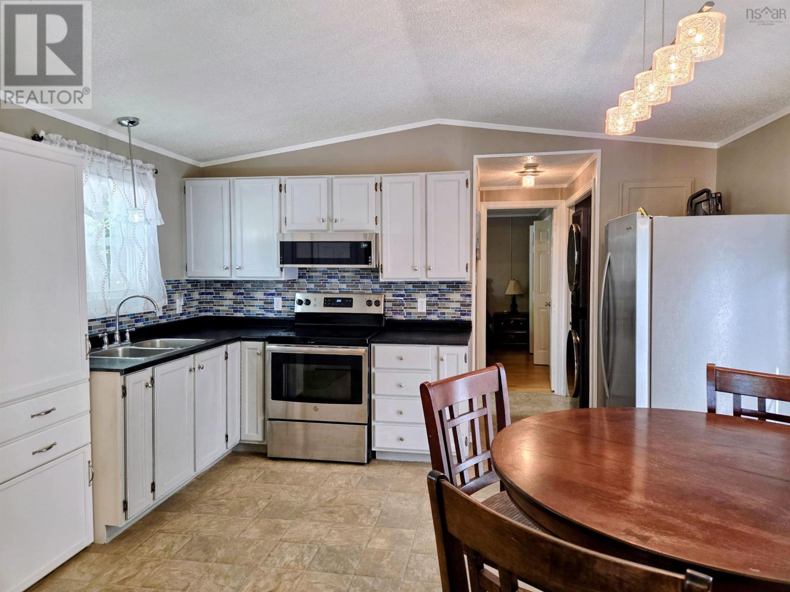 27 Spring Crescent, Bridgewater, Nova Scotia  B4V 3G3 - Photo 18 - 202619061