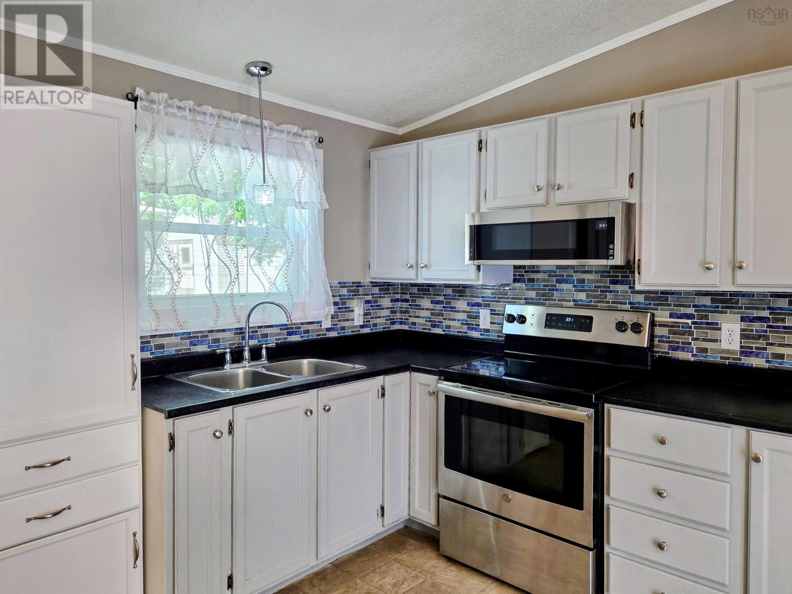27 Spring Crescent, Bridgewater, Nova Scotia  B4V 3G3 - Photo 20 - 202619061