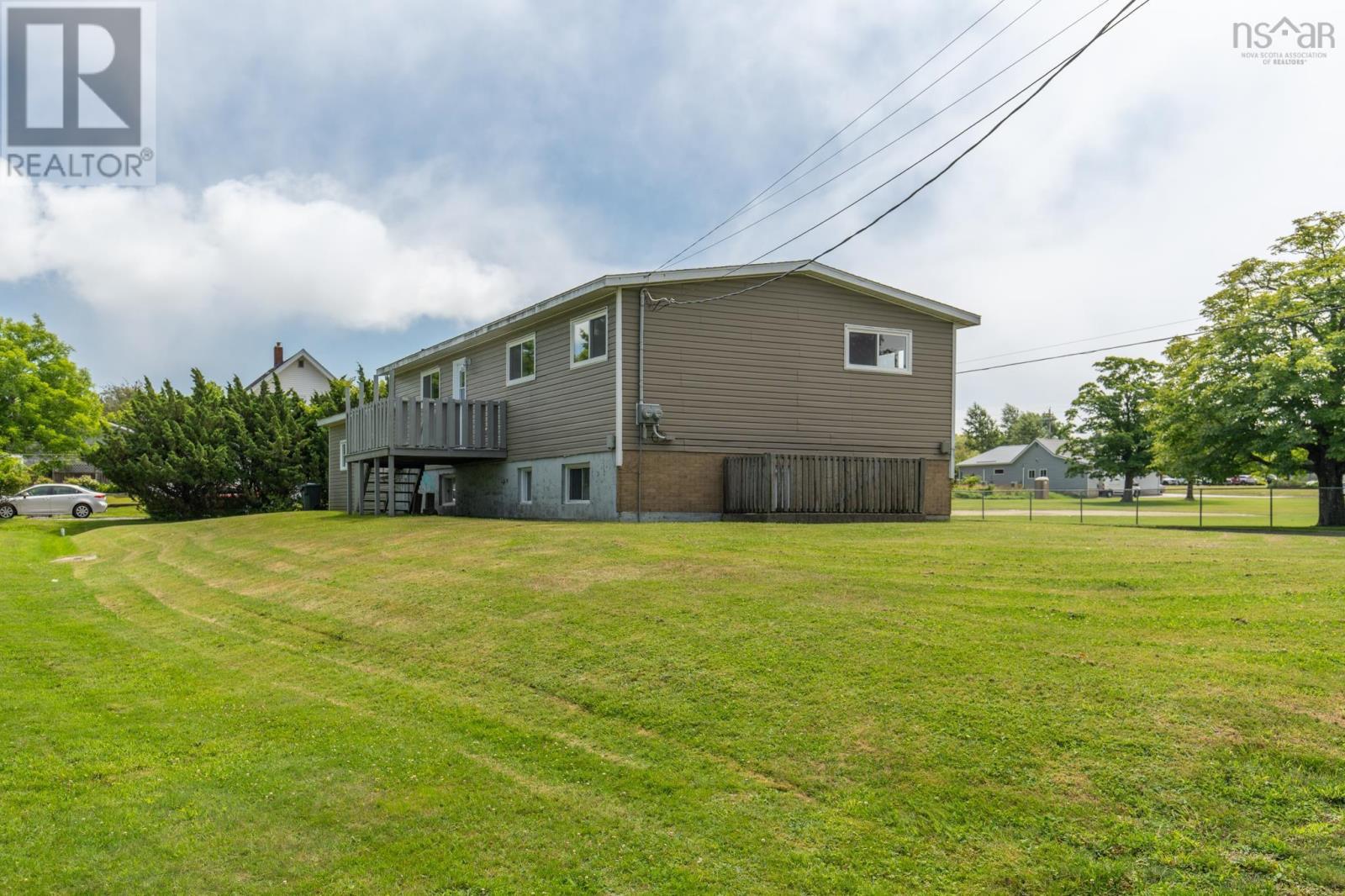 2 Huntington Street, Yarmouth, Nova Scotia  B5A 2R9 - Photo 7 - 202619073