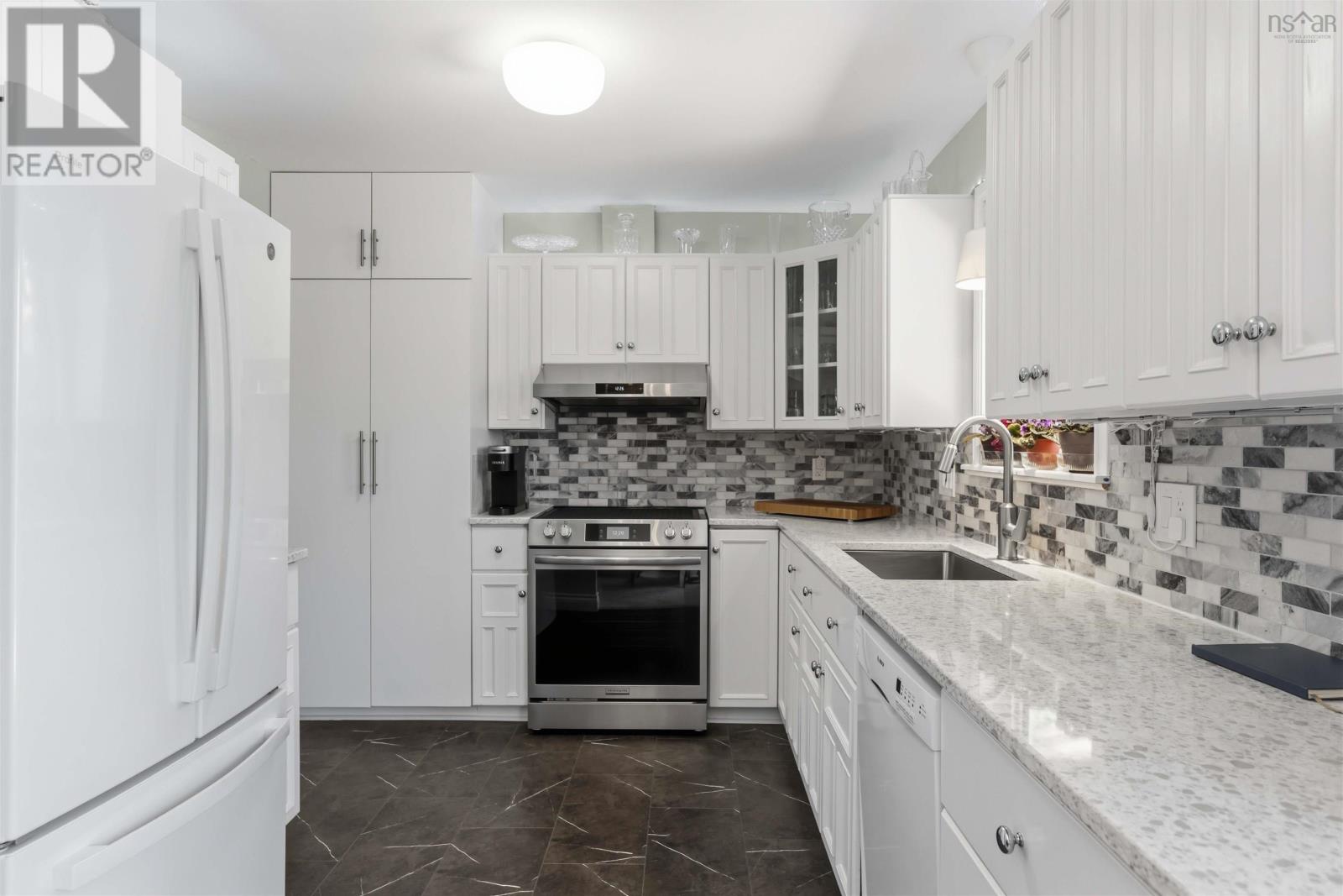 6 Iona Road, Wolfville, Nova Scotia  B4P 2H1 - Photo 10 - 202619093