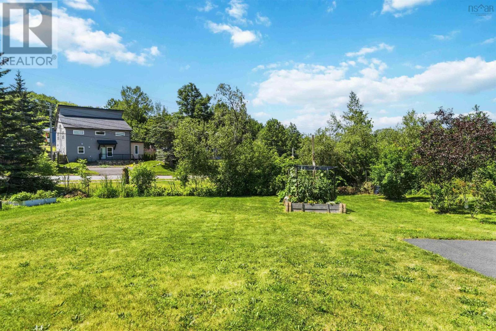 6 Iona Road, Wolfville, Nova Scotia  B4P 2H1 - Photo 34 - 202619093