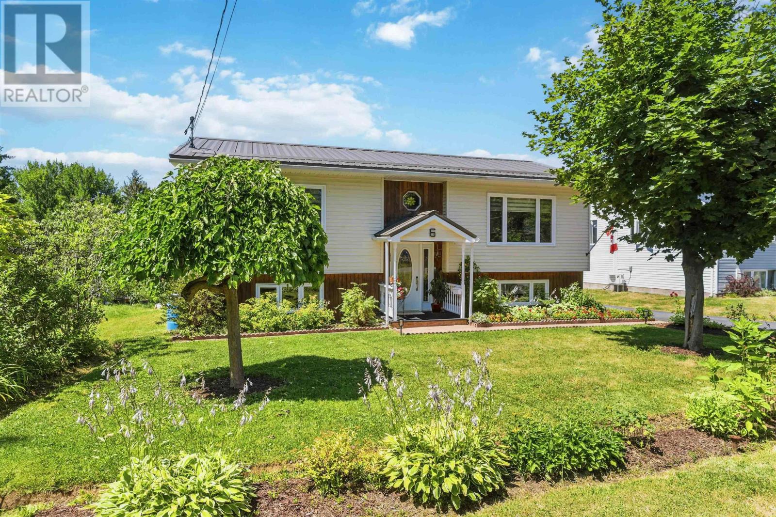 6 Iona Road, Wolfville, Nova Scotia  B4P 2H1 - Photo 4 - 202619093