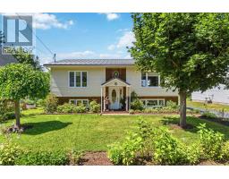 6 Iona Road, wolfville, Nova Scotia