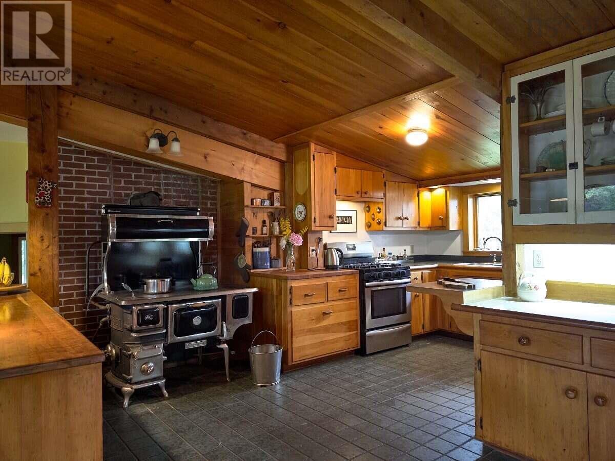 1271 Brophy Road, Fairmont, Nova Scotia  B2G 2L2 - Photo 4 - 202619159