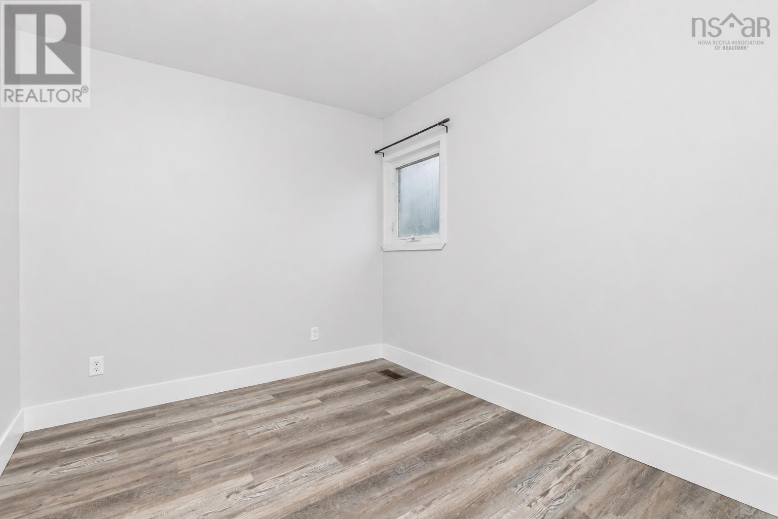 3444 Emerald Street, New Waterford, Nova Scotia  B1H 1H6 - Photo 12 - 202619521