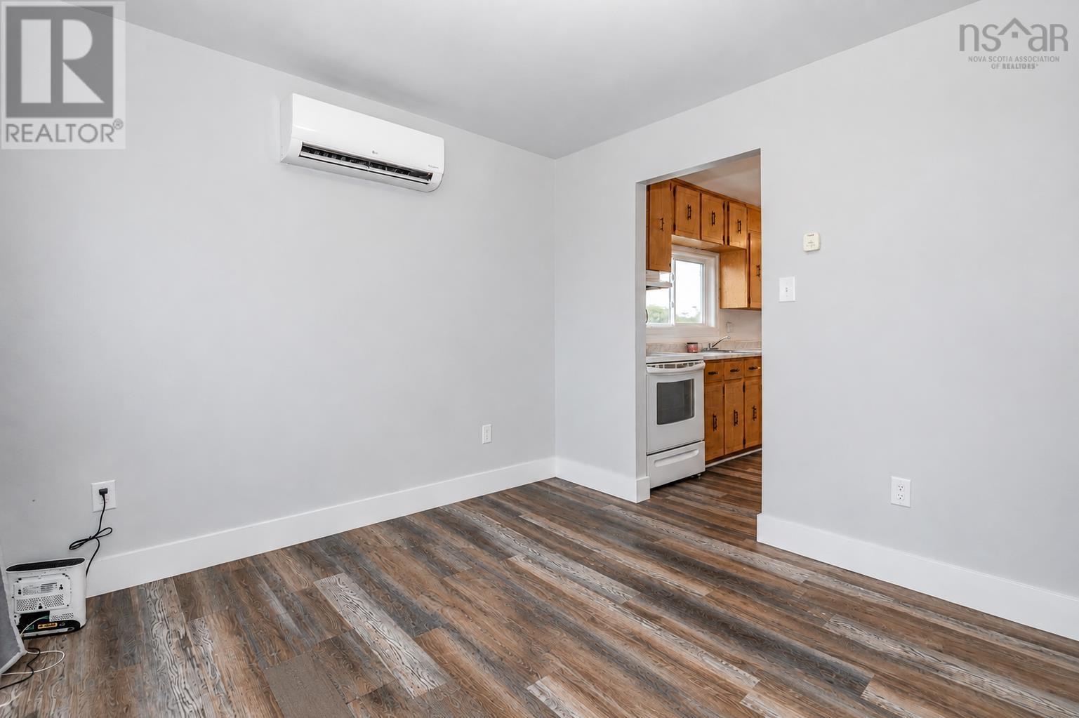 3444 Emerald Street, New Waterford, Nova Scotia  B1H 1H6 - Photo 4 - 202619521