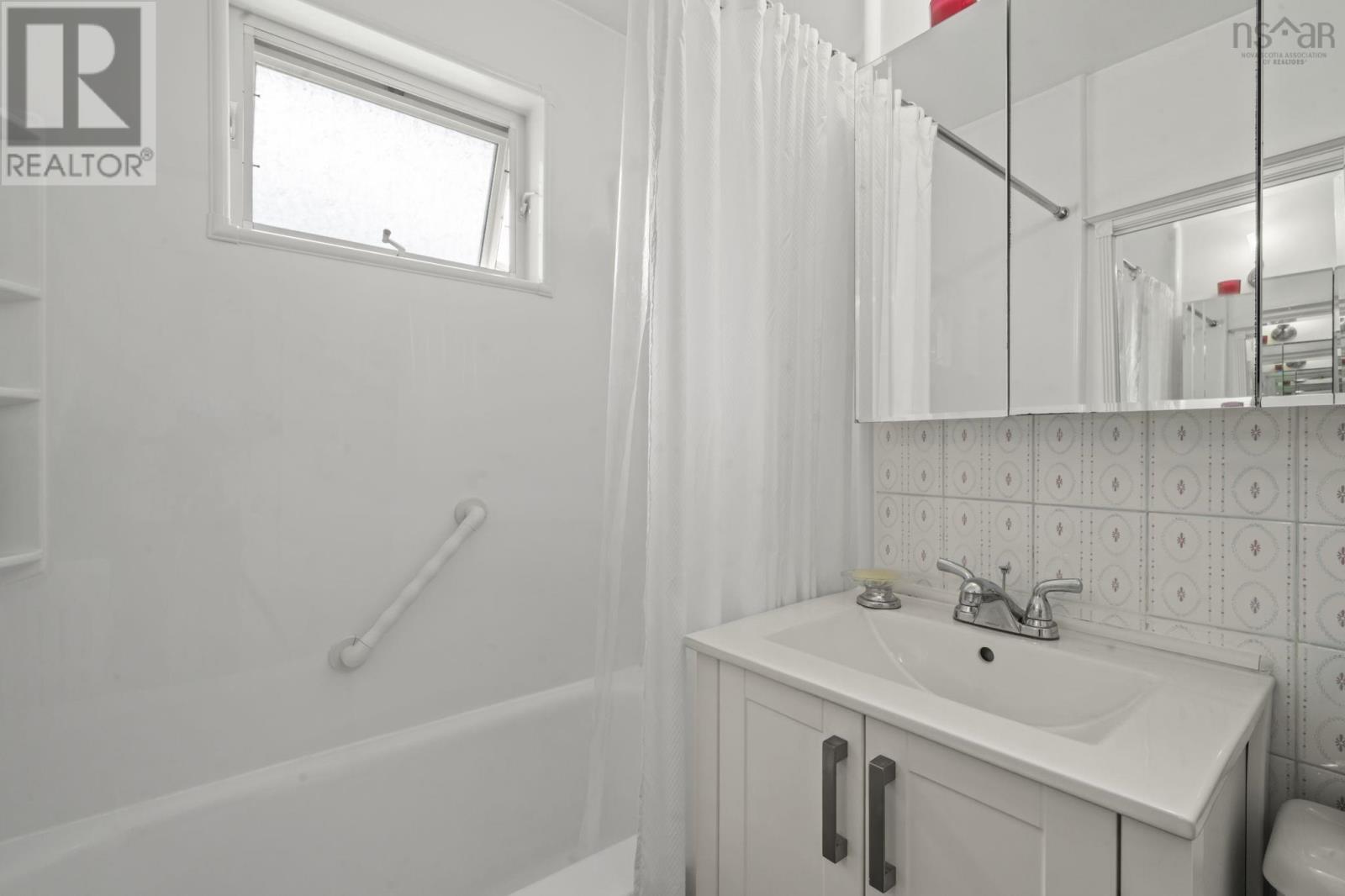 15 Oakdale Crescent, Dartmouth, Nova Scotia  B3A 2L7 - Photo 36 - 202619550
