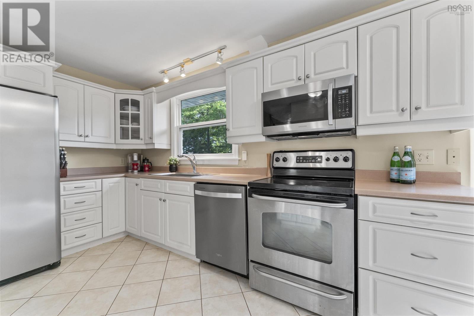 8 Fox Glove Lane, Halifax, Nova Scotia  B3M 2R8 - Photo 10 - 202619556