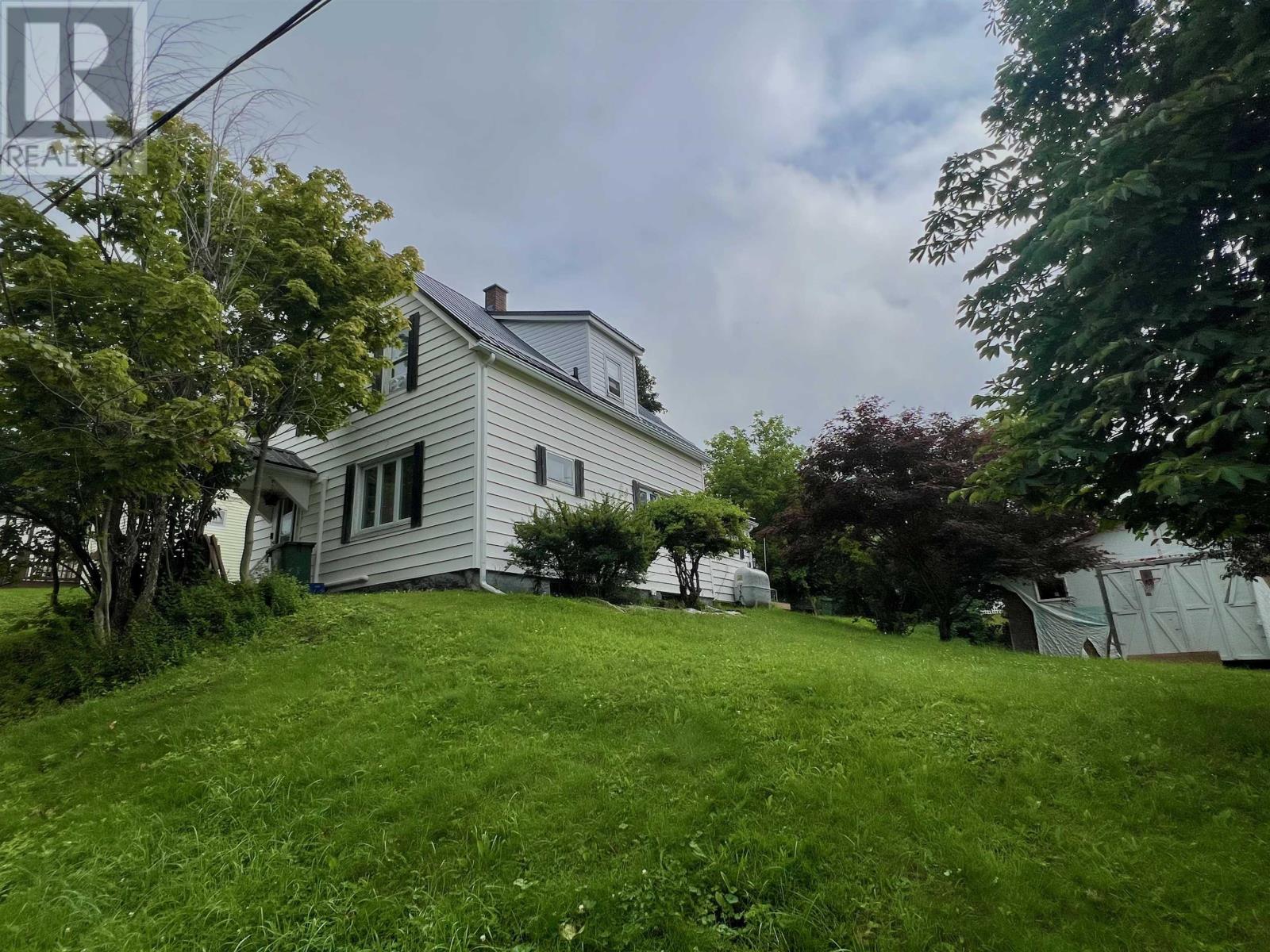 2 Central Avenue, Trenton, Nova Scotia  B0K 1X0 - Photo 2 - 202619573