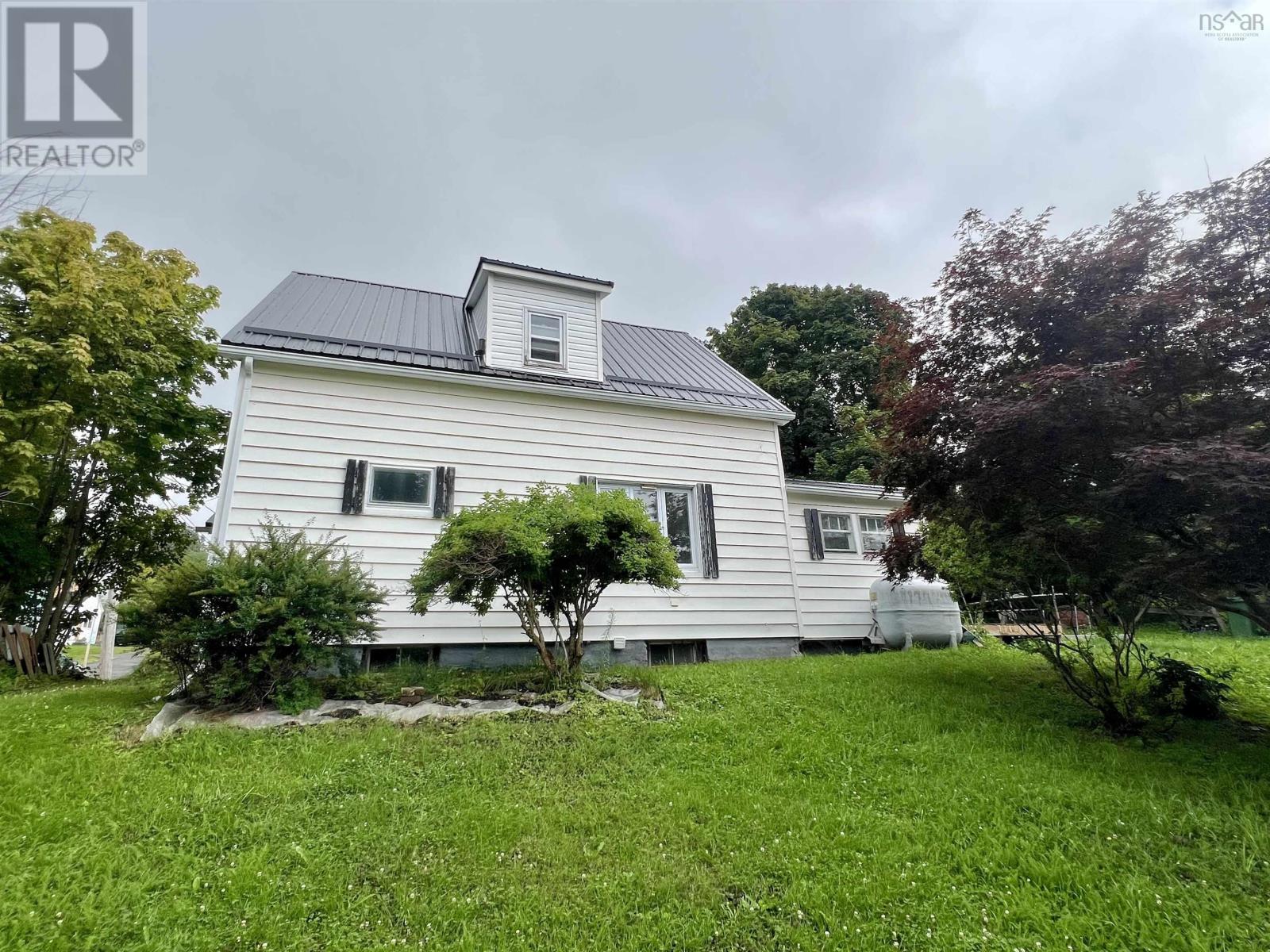 2 Central Avenue, Trenton, Nova Scotia  B0K 1X0 - Photo 3 - 202619573