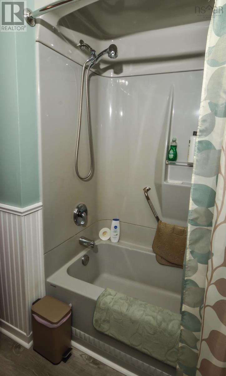 24 Green Acres Road, Pleasantville, Nova Scotia  B0R 1G0 - Photo 13 - 202619587