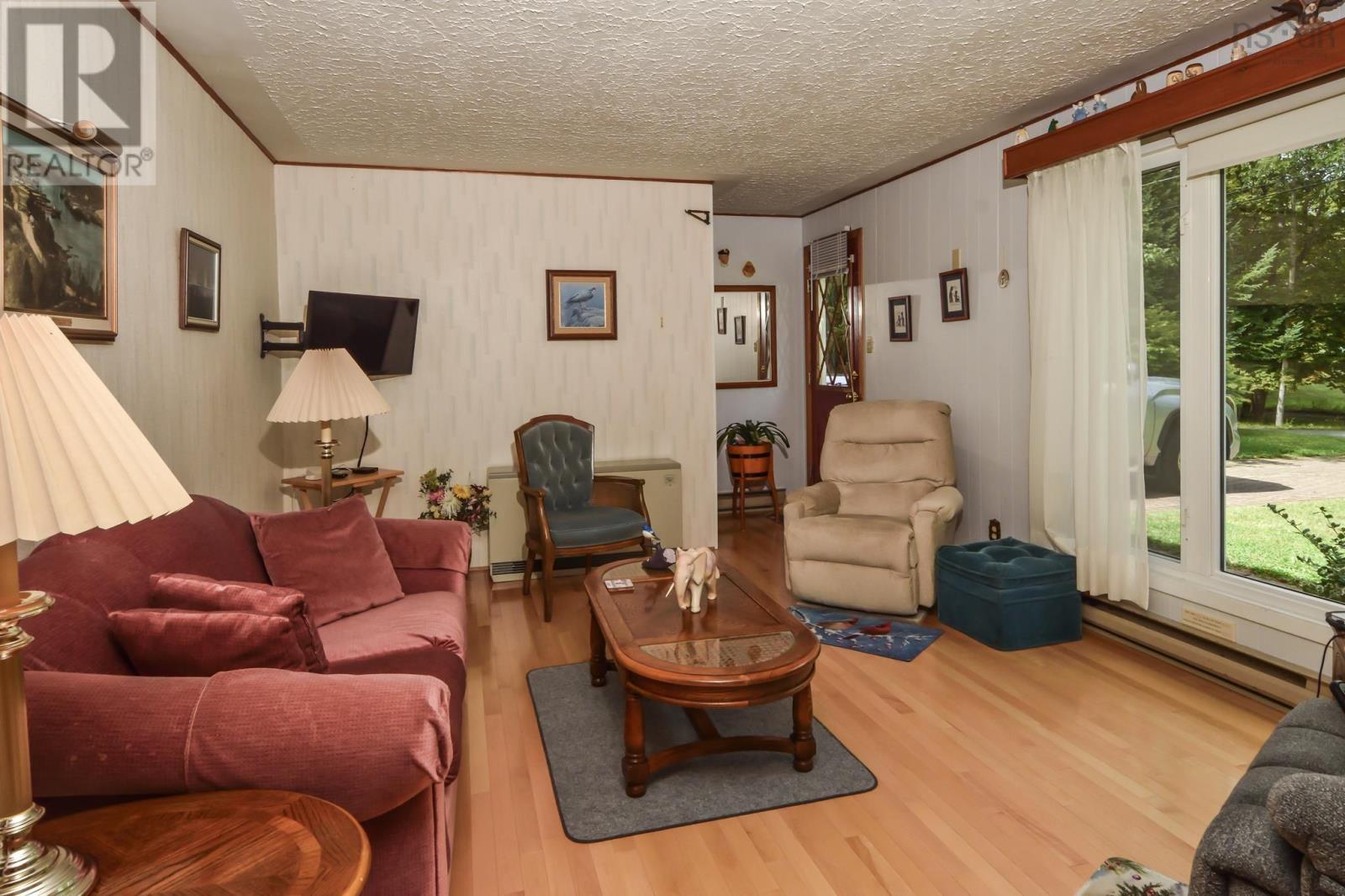 24 Green Acres Road, Pleasantville, Nova Scotia  B0R 1G0 - Photo 5 - 202619587