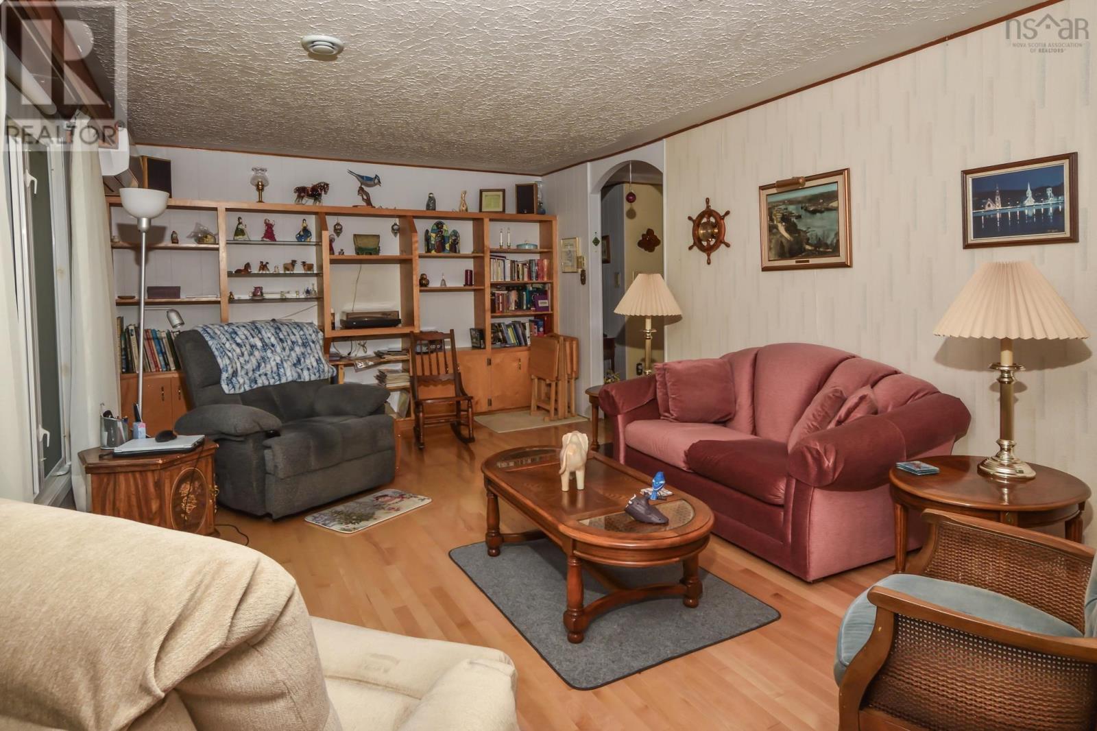 24 Green Acres Road, Pleasantville, Nova Scotia  B0R 1G0 - Photo 6 - 202619587