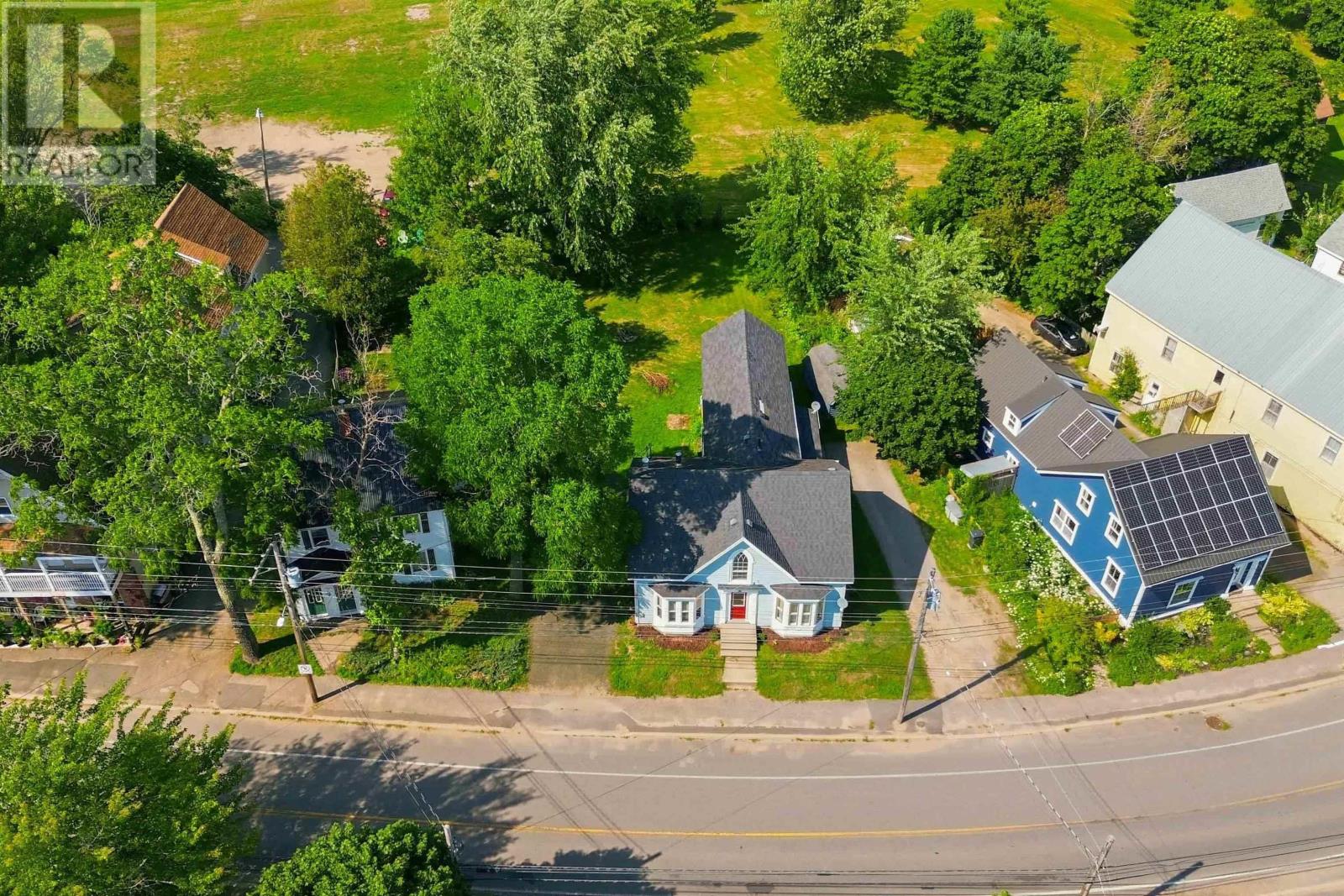 525 Main Street, Lawrencetown, Nova Scotia  B0S 1M0 - Photo 2 - 202620033