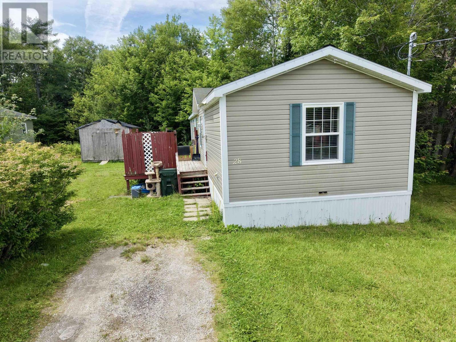 28 Bendix Street, Cape Breton, Nova Scotia  B1V 3C3 - Photo 2 - 202620037