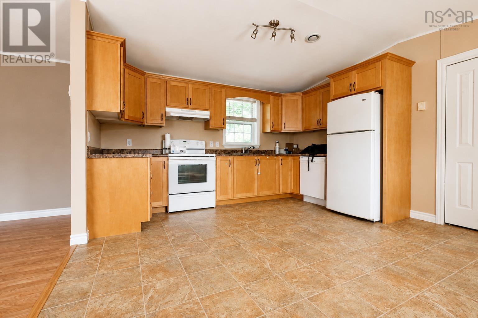28 Bendix Street, Cape Breton, Nova Scotia  B1V 3C3 - Photo 8 - 202620037