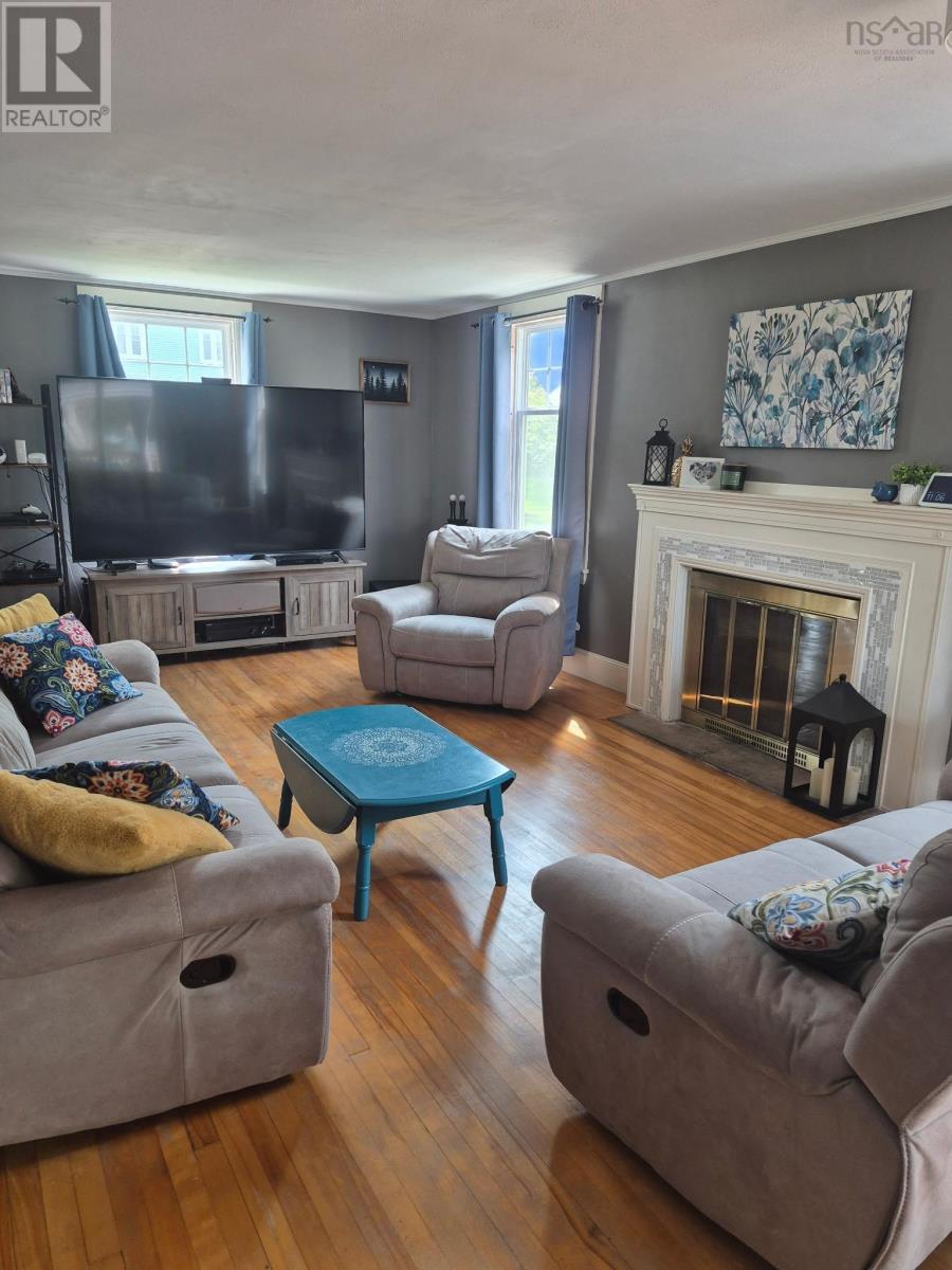 58 William Street, Yarmouth, Nova Scotia  B5A 1Y5 - Photo 5 - 202620466