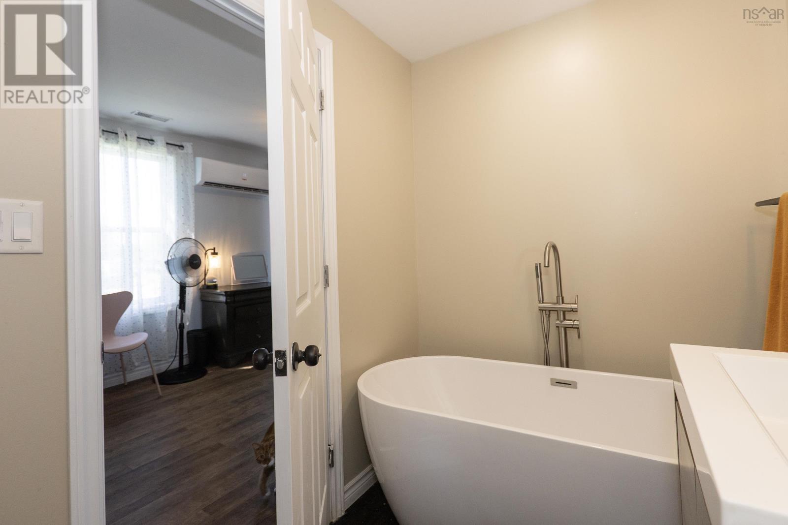 12 Elm Street, River Hebert, Nova Scotia  B0L 1G0 - Photo 35 - 202620614