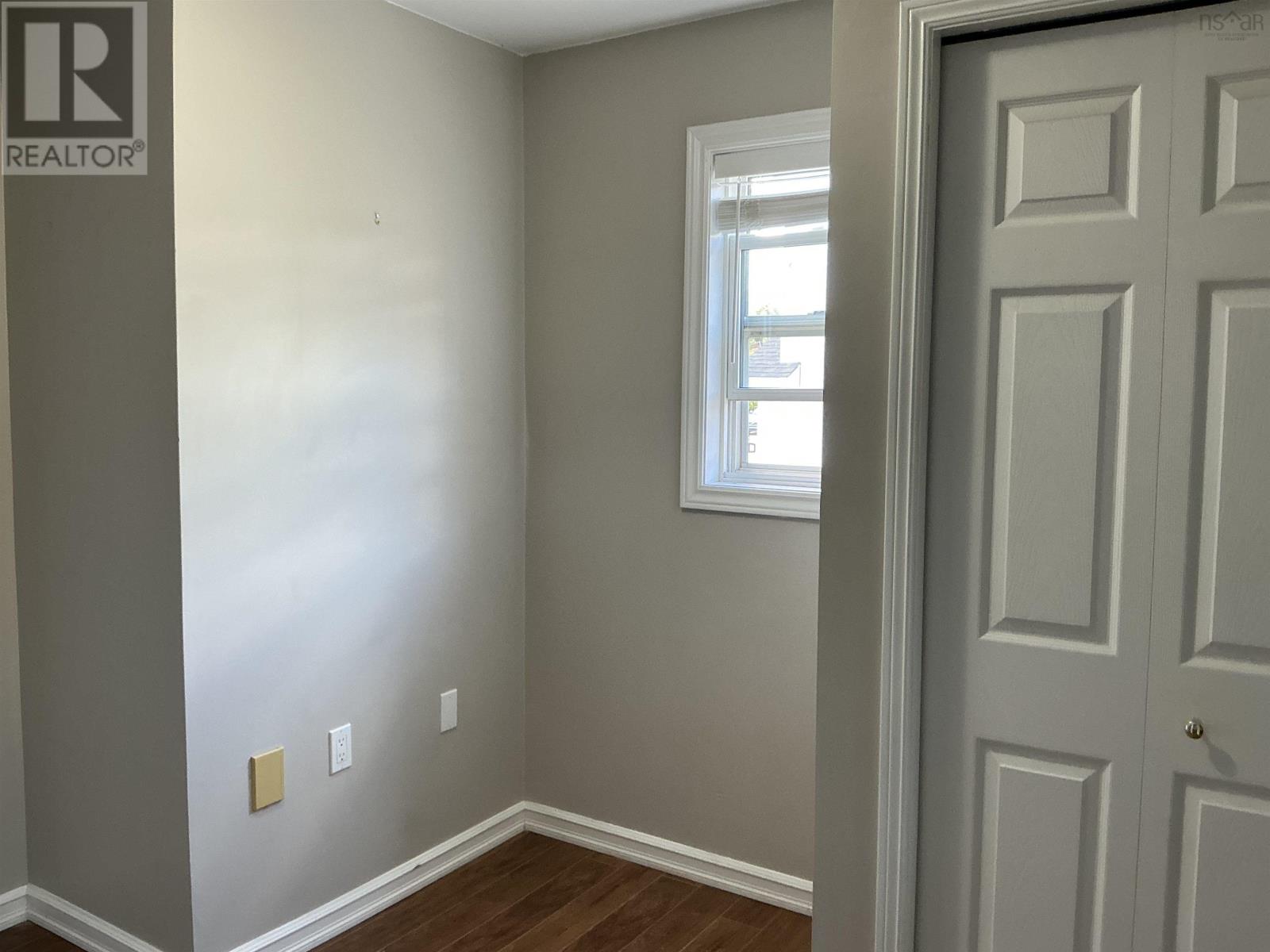 17 Oakwood, Dartmouth, Nova Scotia  B2W 5P8 - Photo 9 - 202620826