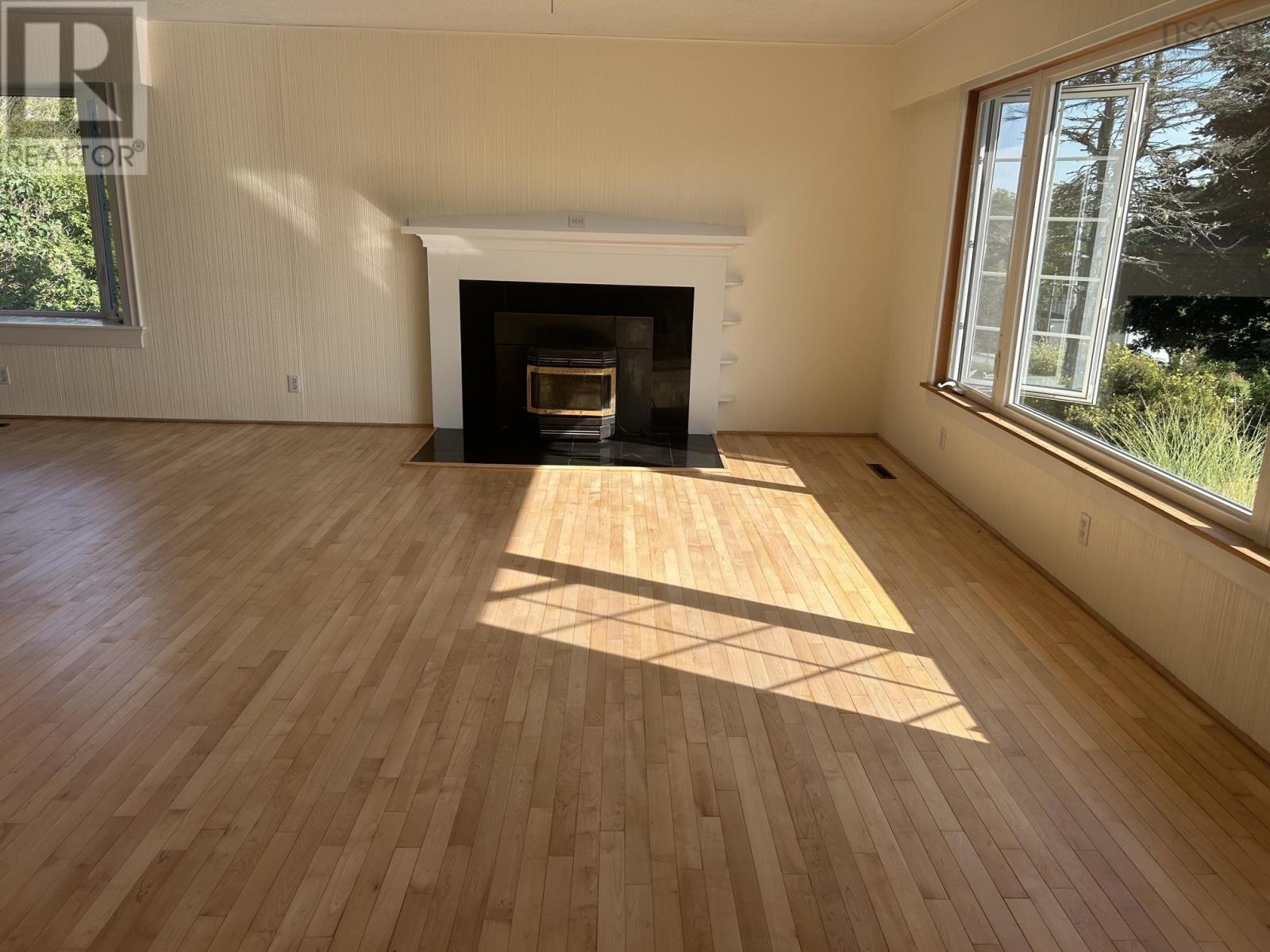 176 Green Street, Lunenburg, Nova Scotia  B0J 2C0 - Photo 12 - 202621178