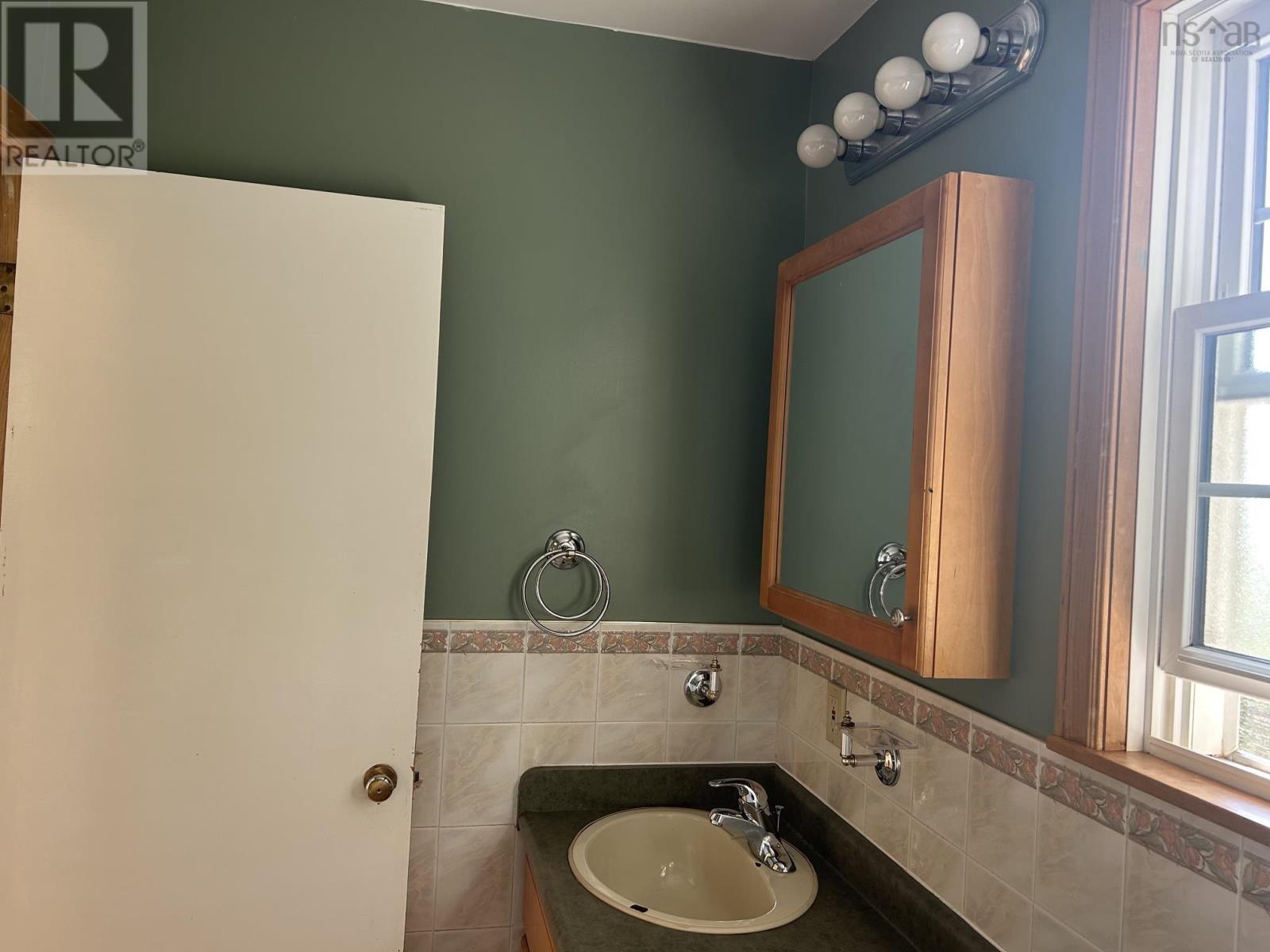 176 Green Street, Lunenburg, Nova Scotia  B0J 2C0 - Photo 26 - 202621178