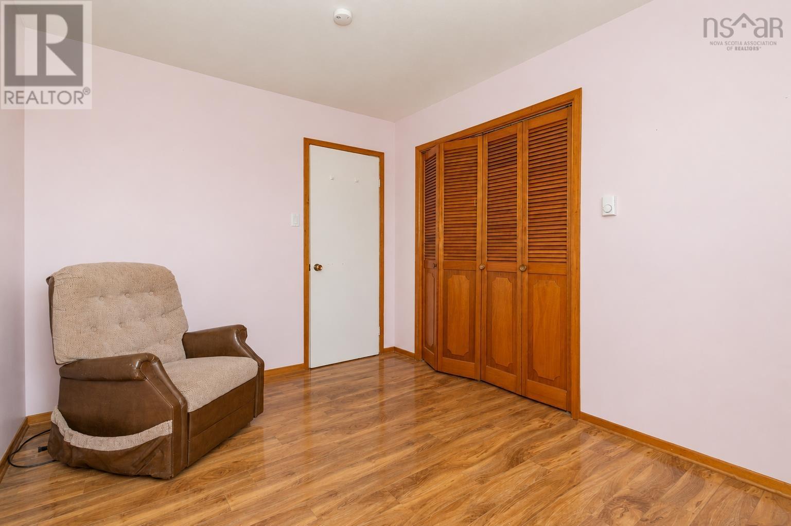46 Row Street, Glace Bay, Nova Scotia  B1A 4T7 - Photo 13 - 202621183