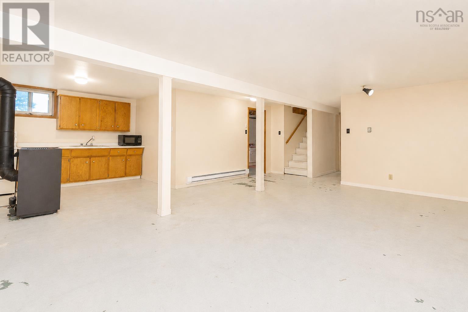46 Row Street, Glace Bay, Nova Scotia  B1A 4T7 - Photo 21 - 202621183