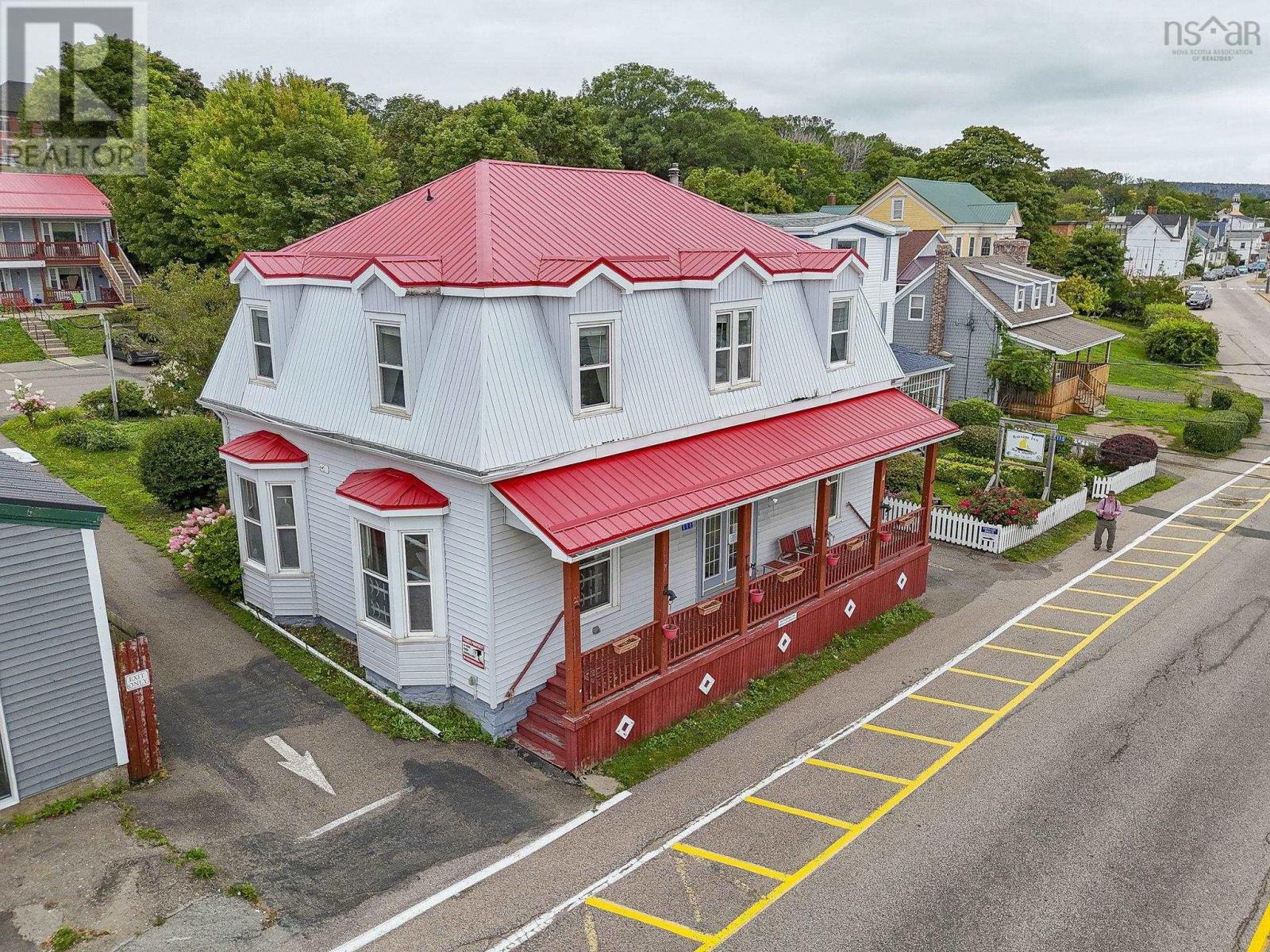 111 Montague Row, Digby, Nova Scotia  B0V 1A0 - Photo 4 - 202621189