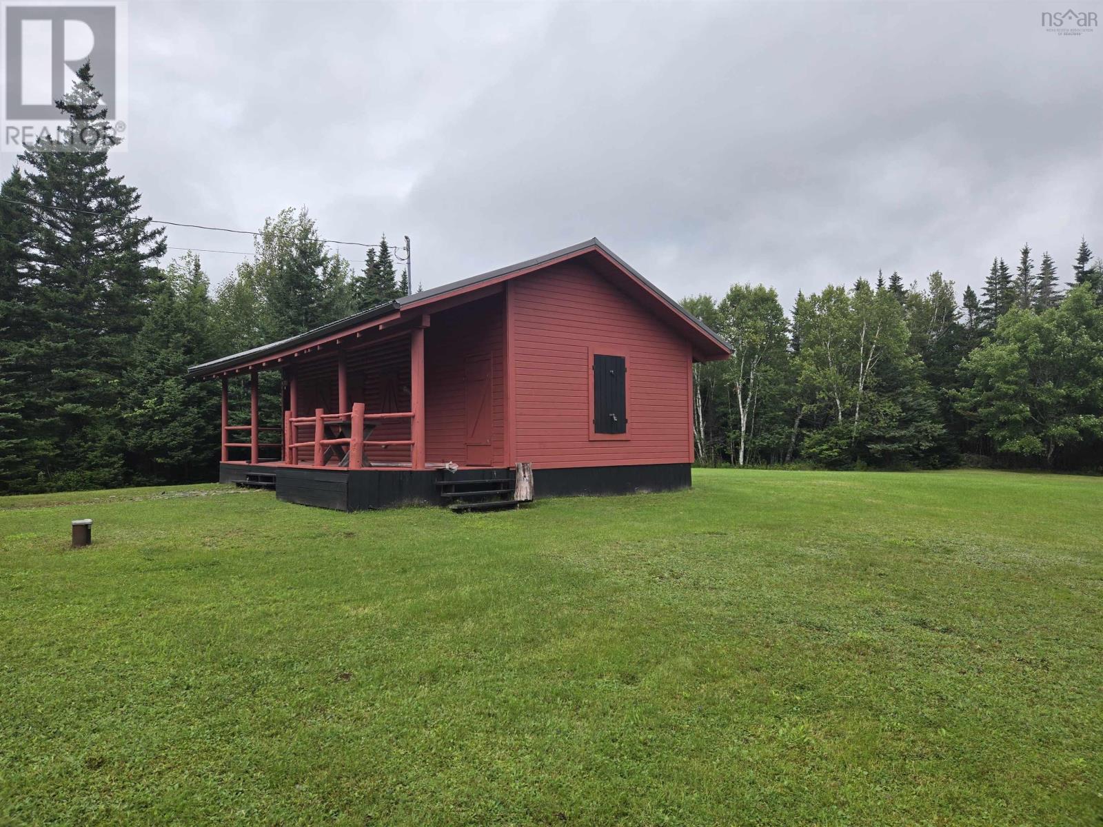 21 Lakefront Drive, Loch Lomond, Nova Scotia  B2E 1B3 - Photo 2 - 202621356