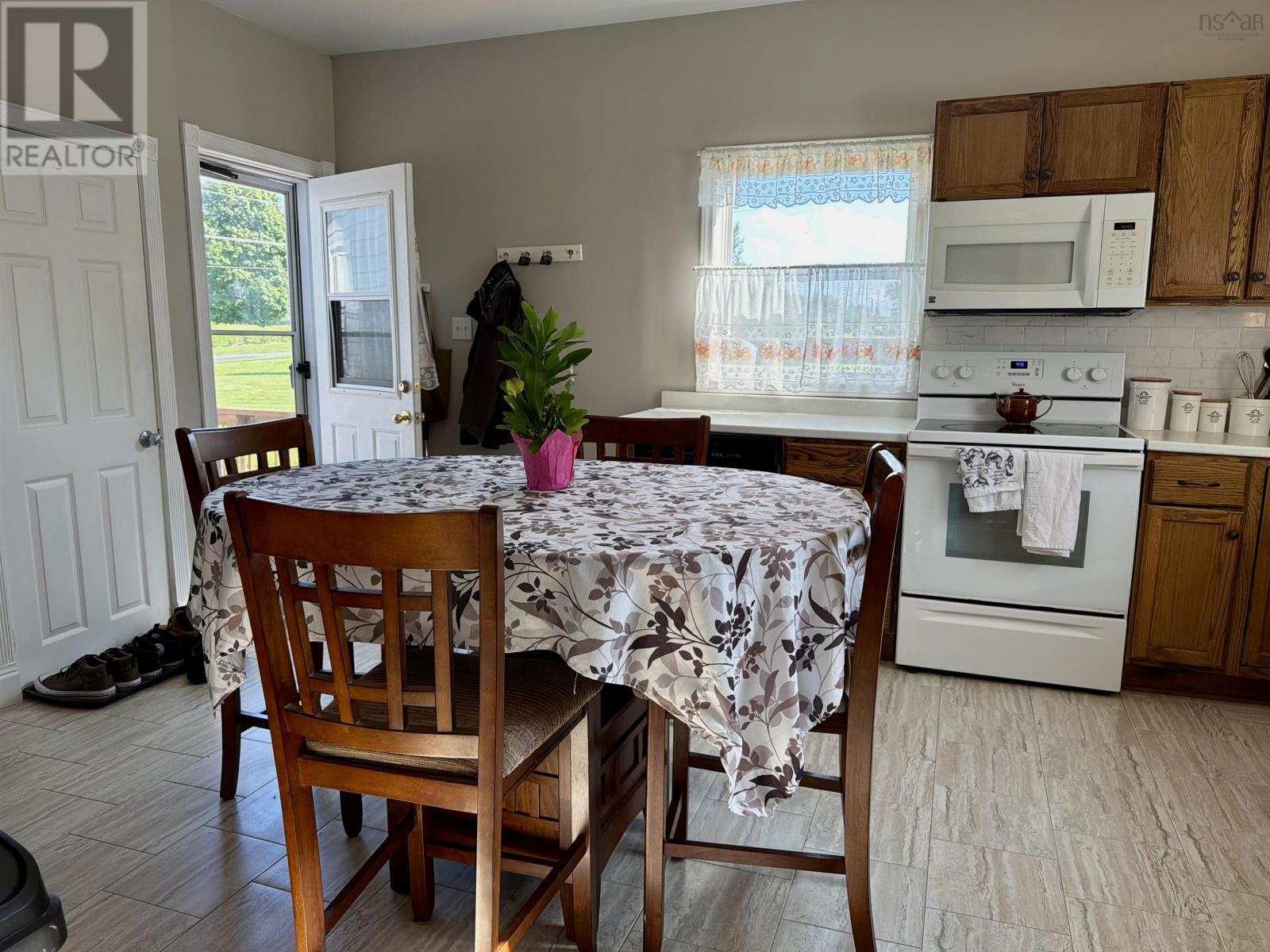 402 Neville Street, Reserve, Nova Scotia  B1E 1G5 - Photo 3 - 202621572