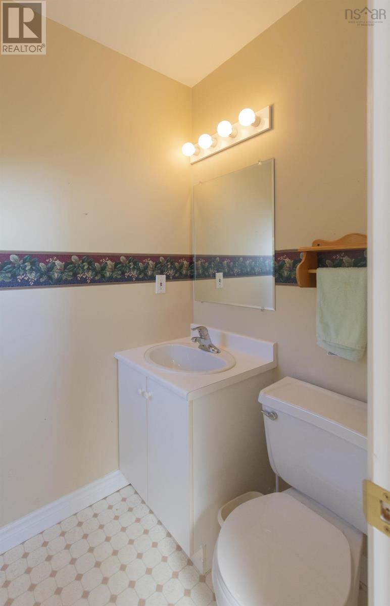27 Willowbend Court, Bridgewater, Nova Scotia  B4V 3V9 - Photo 5 - 202621579