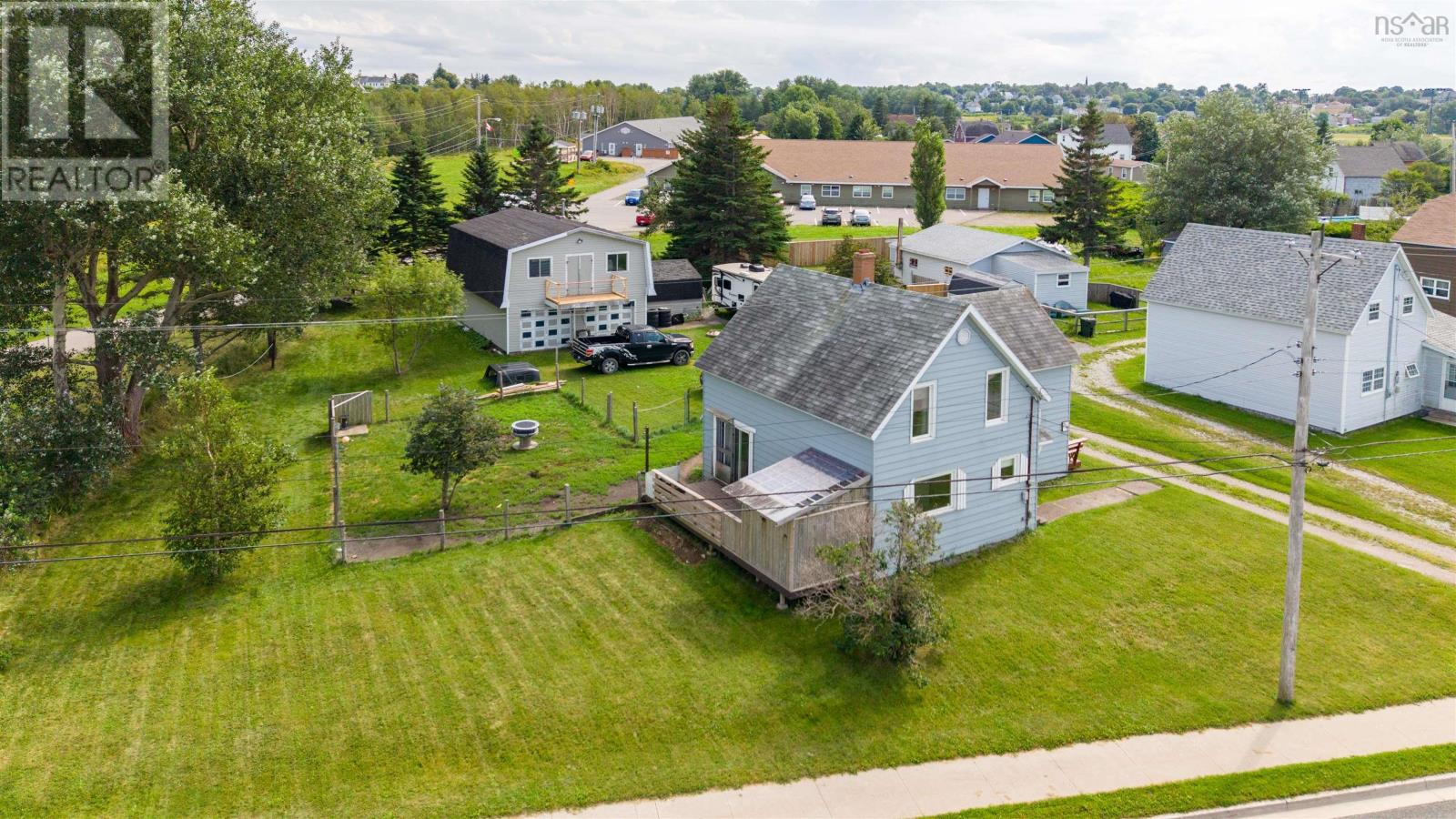 218 Pitt Street, Sydney Mines, Nova Scotia  B1V 1S3 - Photo 3 - 202621581