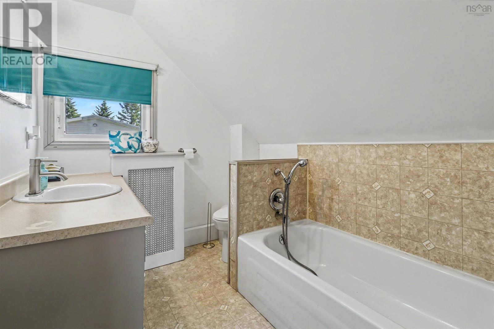 218 Pitt Street, Sydney Mines, Nova Scotia  B1V 1S3 - Photo 35 - 202621581