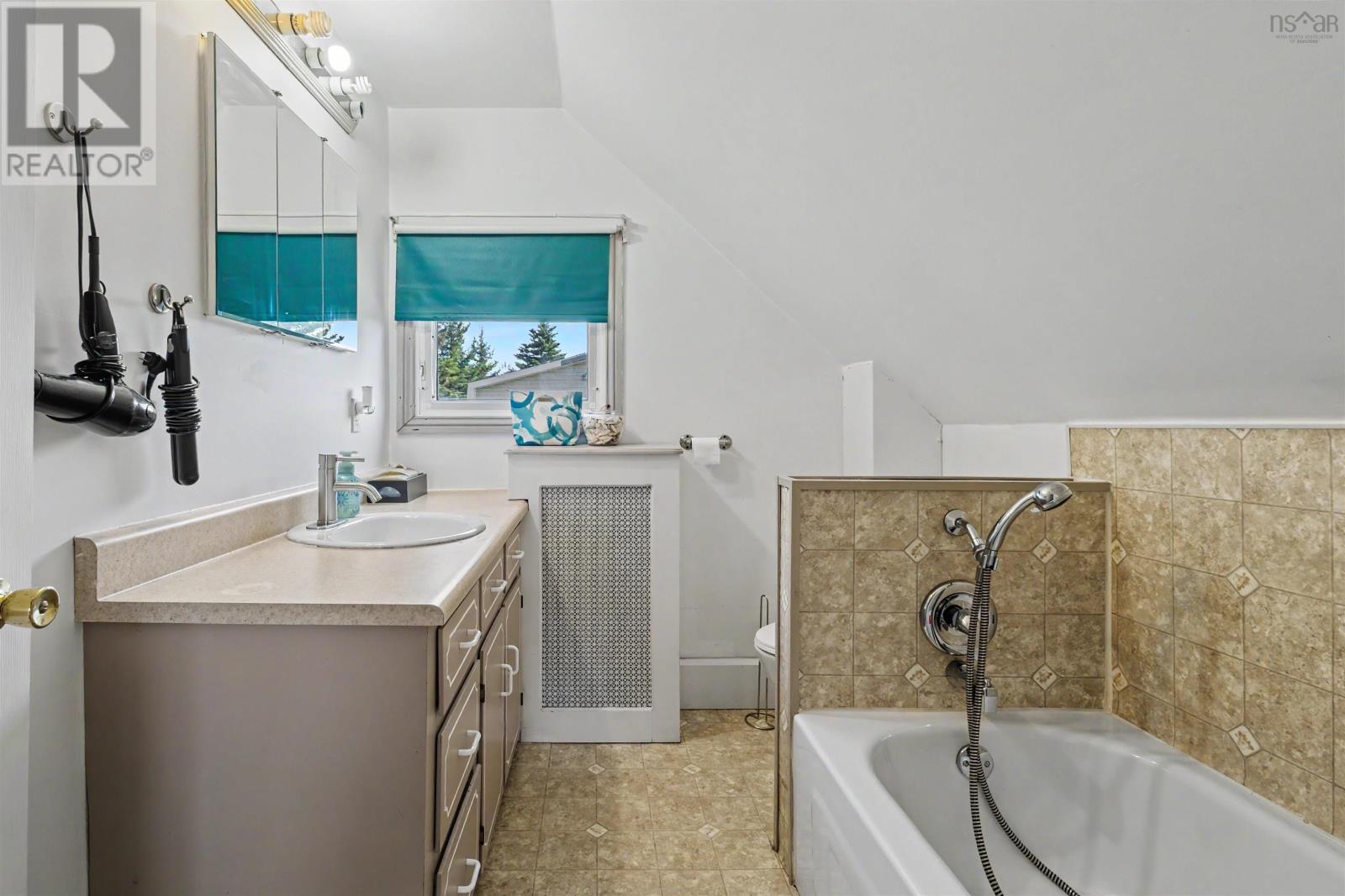 218 Pitt Street, Sydney Mines, Nova Scotia  B1V 1S3 - Photo 36 - 202621581