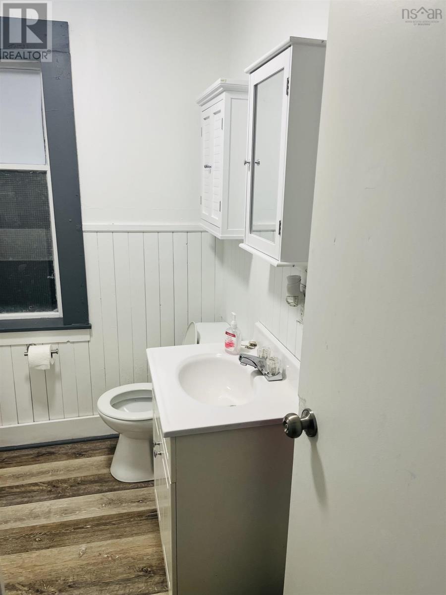 1 Butler Street, Yarmouth, Nova Scotia  B5A 3Y7 - Photo 10 - 202621595