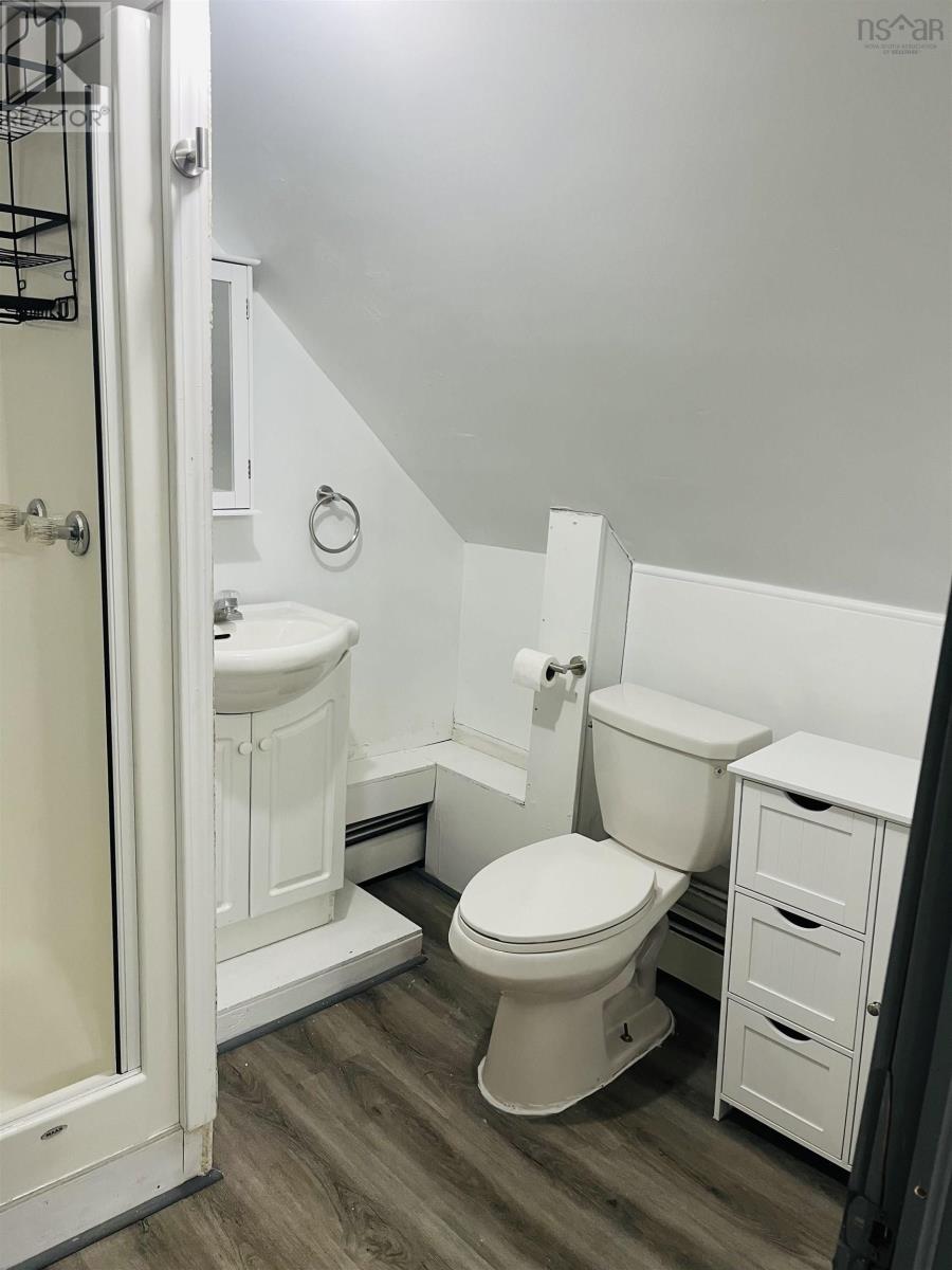 1 Butler Street, Yarmouth, Nova Scotia  B5A 3Y7 - Photo 9 - 202621595