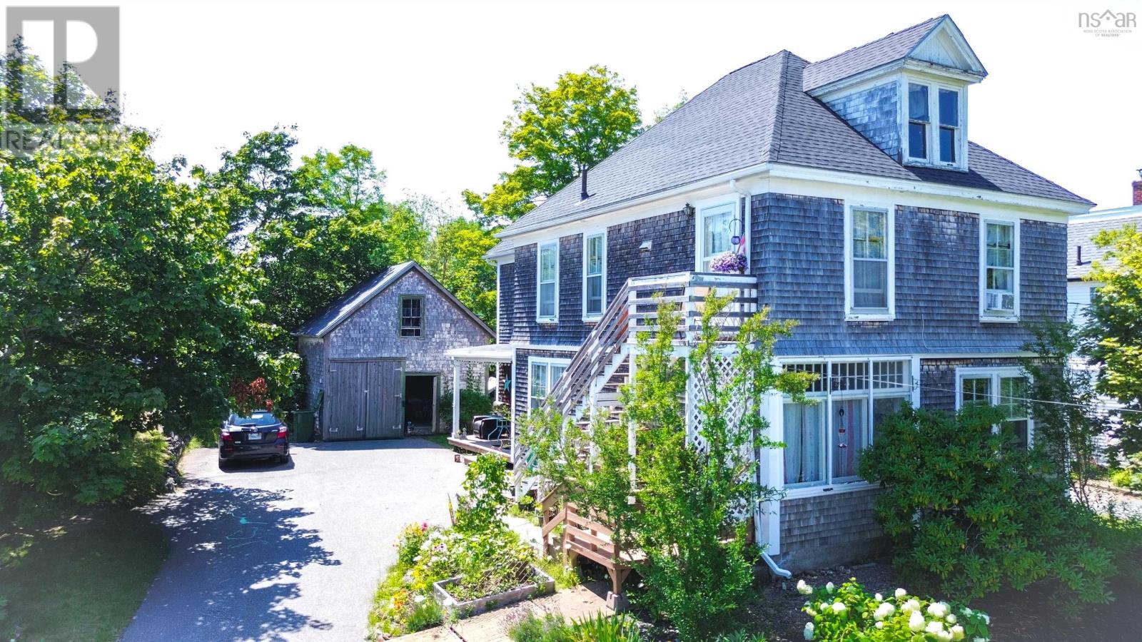 28 St. Andrews Street, Bridgewater, Nova Scotia  B4V 1N8 - Photo 2 - 202621817