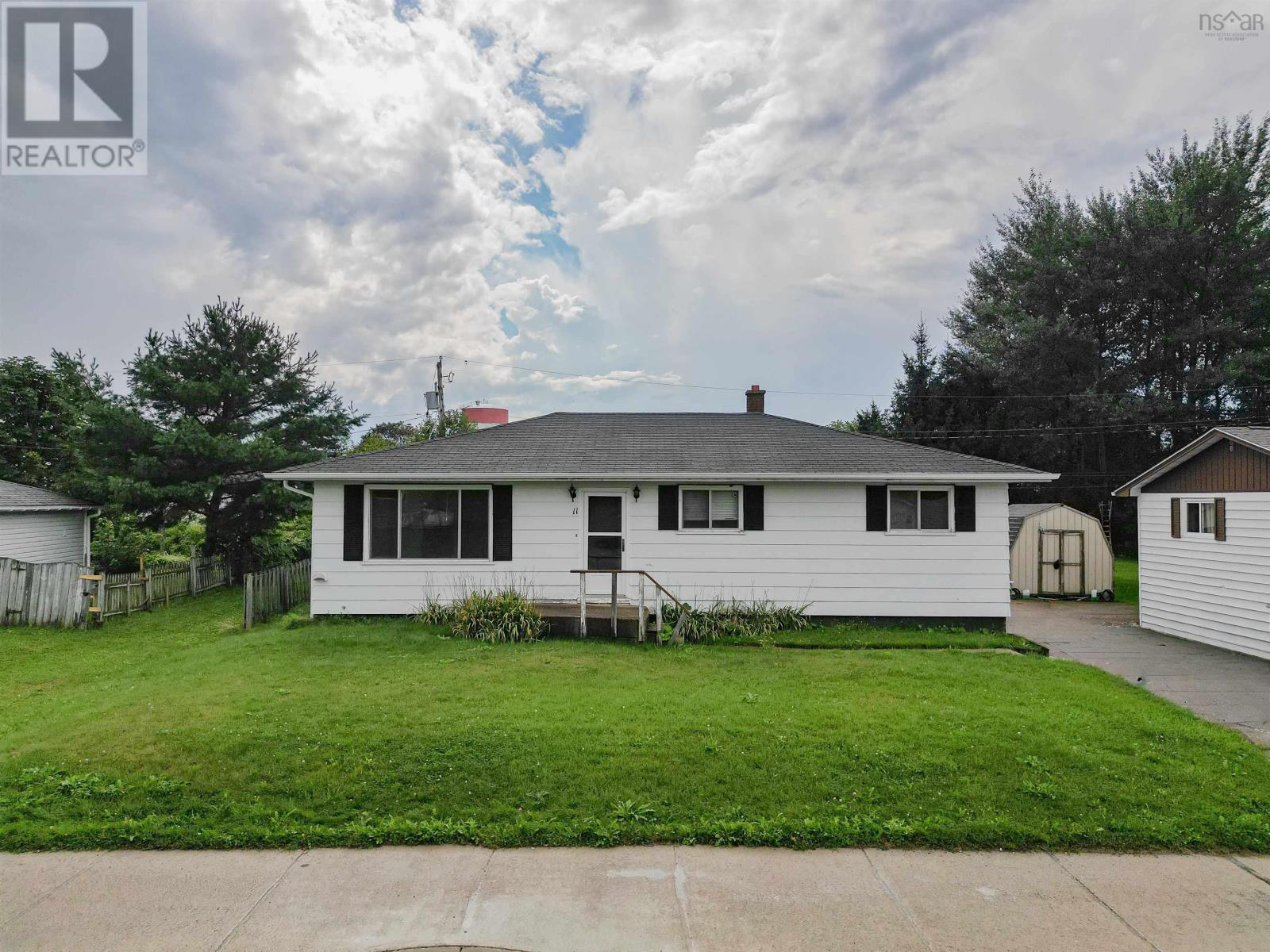 11 Tamarac Drive, Port Hawkesbury, Nova Scotia  B9A 3E6 - Photo 2 - 202621986