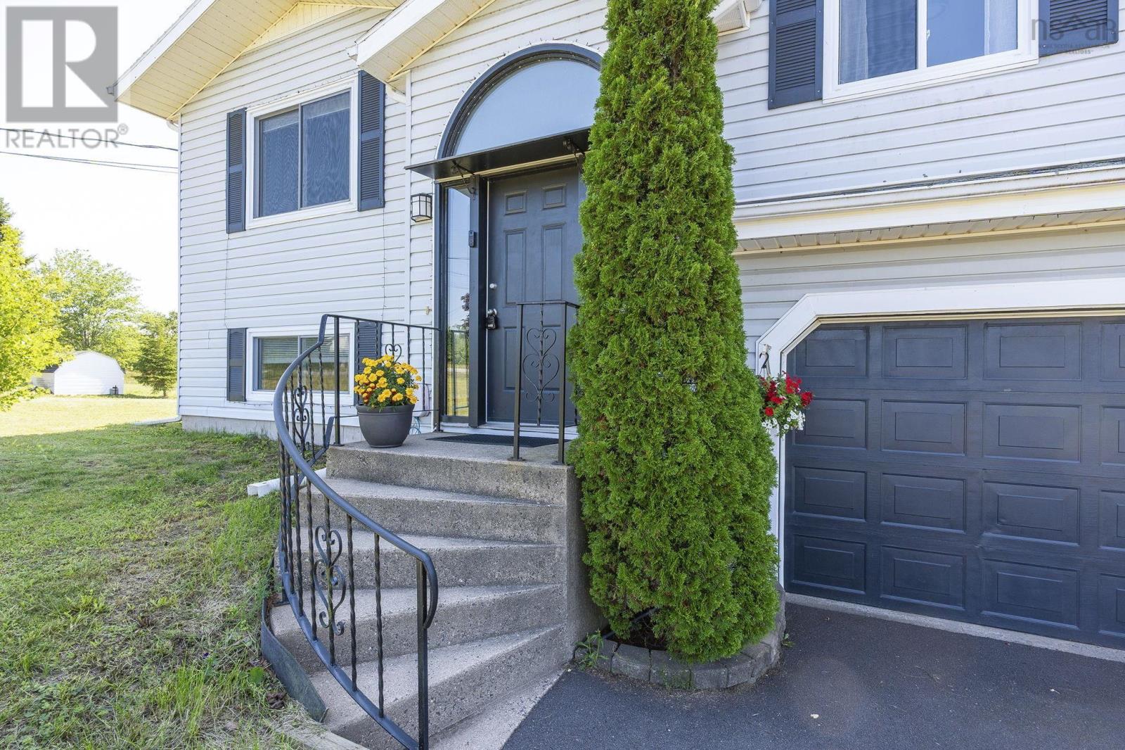 23 Dahlgren Crescent S, North Kingston, Nova Scotia  B0P 1R0 - Photo 5 - 202622022